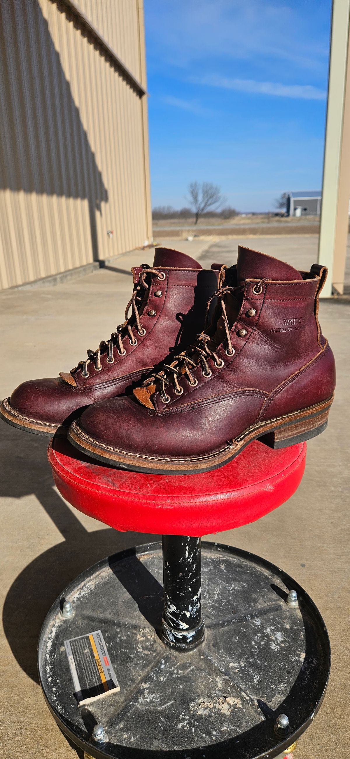 Photo by bro_moc on January 5, 2026 of the White's C350 Cutter in Seidel Burgundy Double Shot.