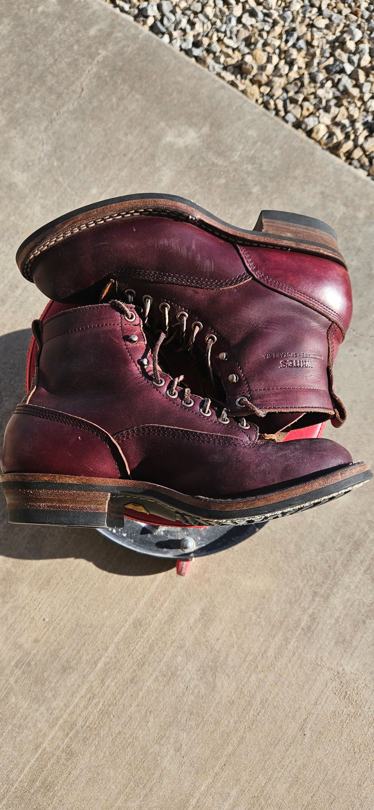 Photo by bro_moc on January 5, 2026 of the White's C350 Cutter in Seidel Burgundy Double Shot.