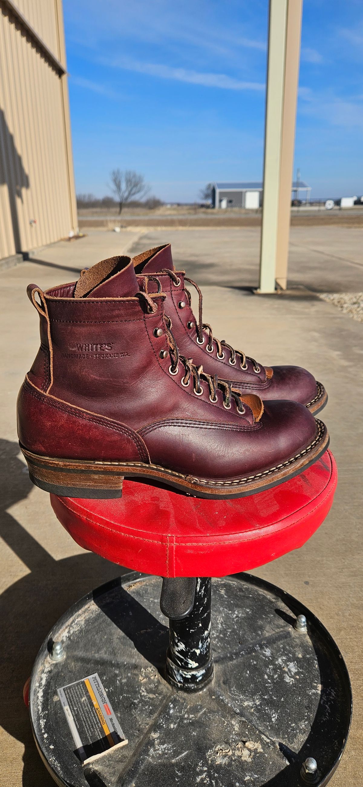 Photo by bro_moc on January 5, 2026 of the White's C350 Cutter in Seidel Burgundy Double Shot.