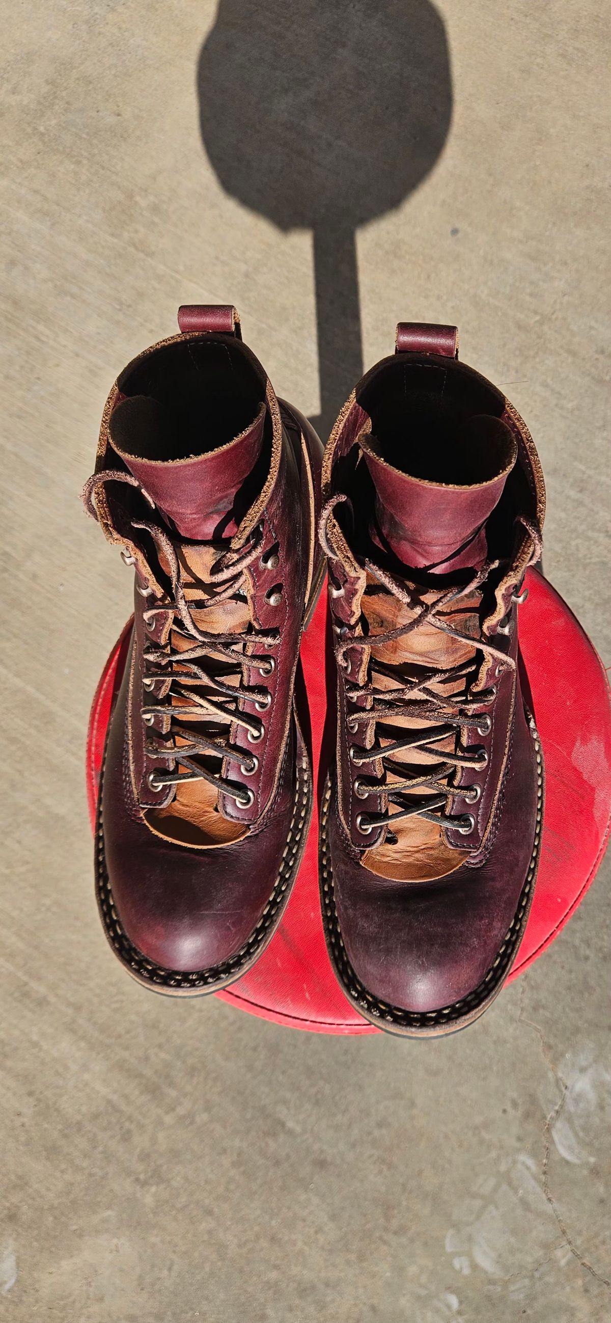 Photo by bro_moc on January 5, 2026 of the White's C350 Cutter in Seidel Burgundy Double Shot.