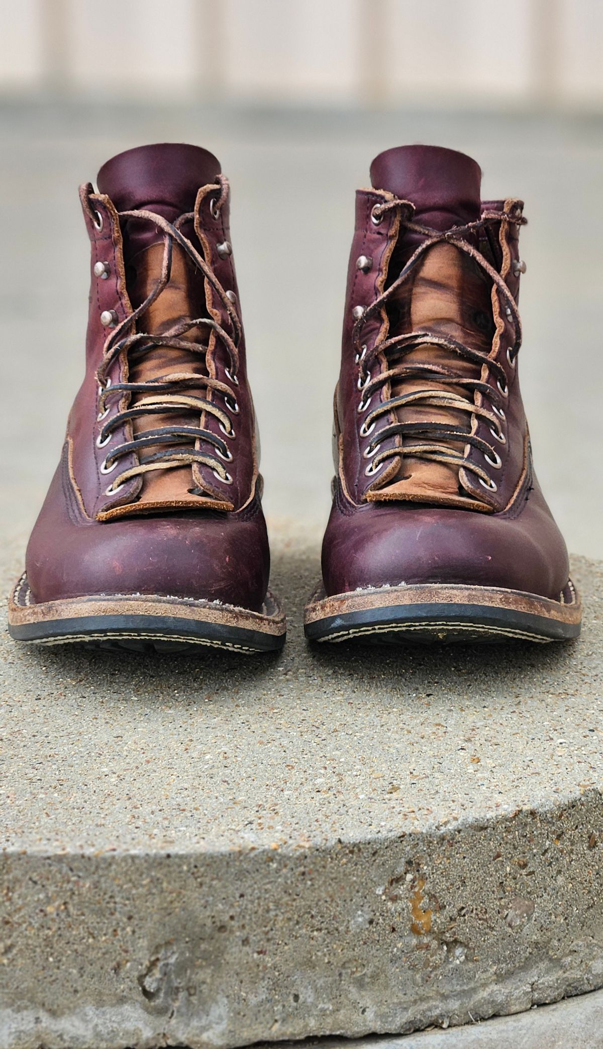 Photo by bro_moc on March 4, 2026 of the White's C350 Cutter in Seidel Burgundy Double Shot.