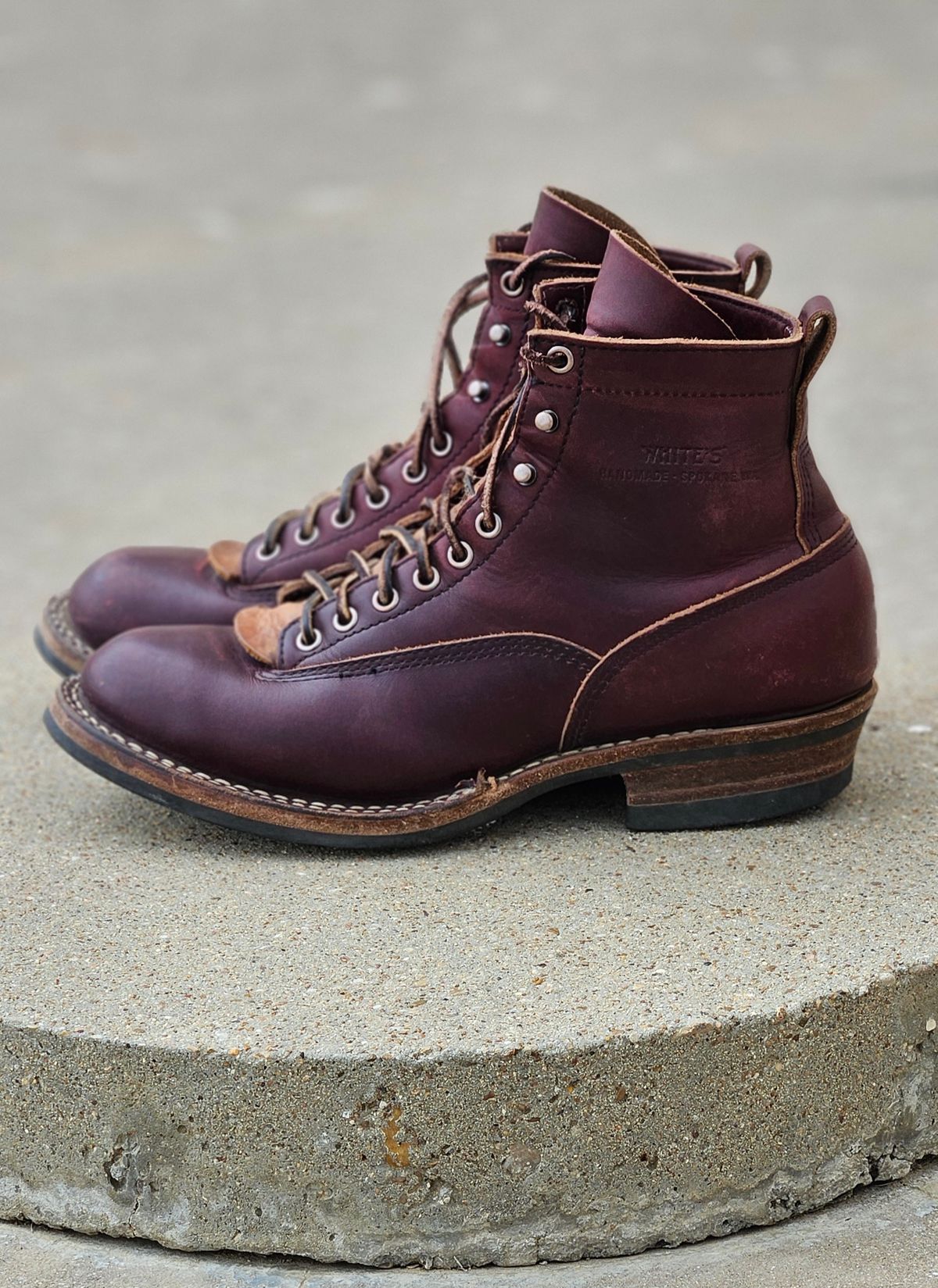 Photo by bro_moc on March 4, 2026 of the White's C350 Cutter in Seidel Burgundy Double Shot.