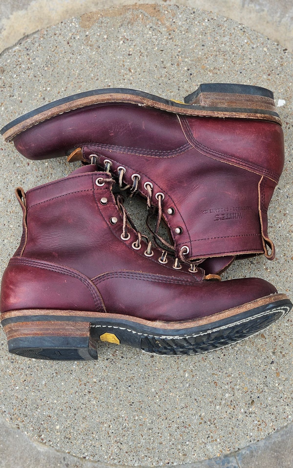 Photo by bro_moc on March 4, 2026 of the White's C350 Cutter in Seidel Burgundy Double Shot.