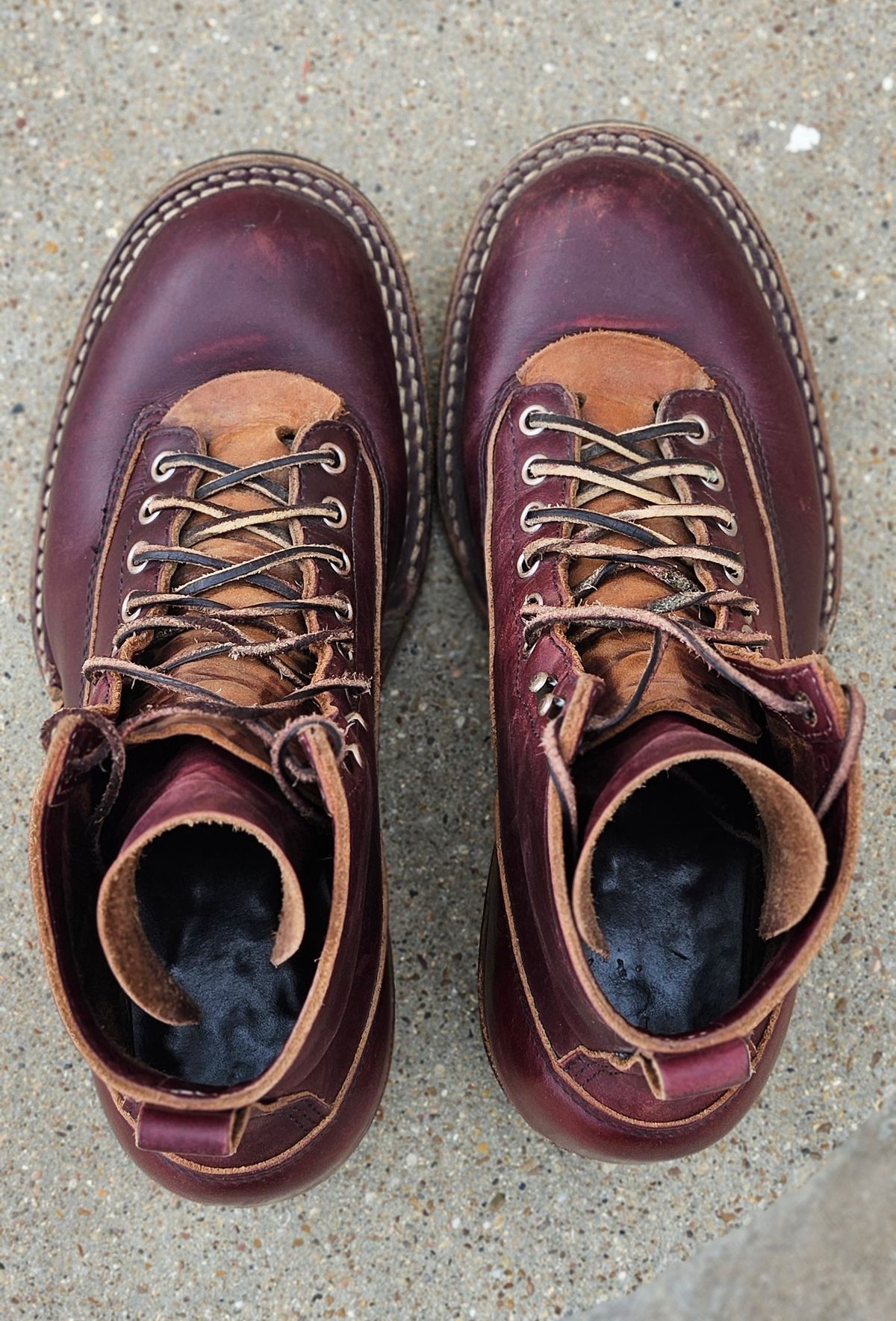 Photo by bro_moc on March 4, 2026 of the White's C350 Cutter in Seidel Burgundy Double Shot.