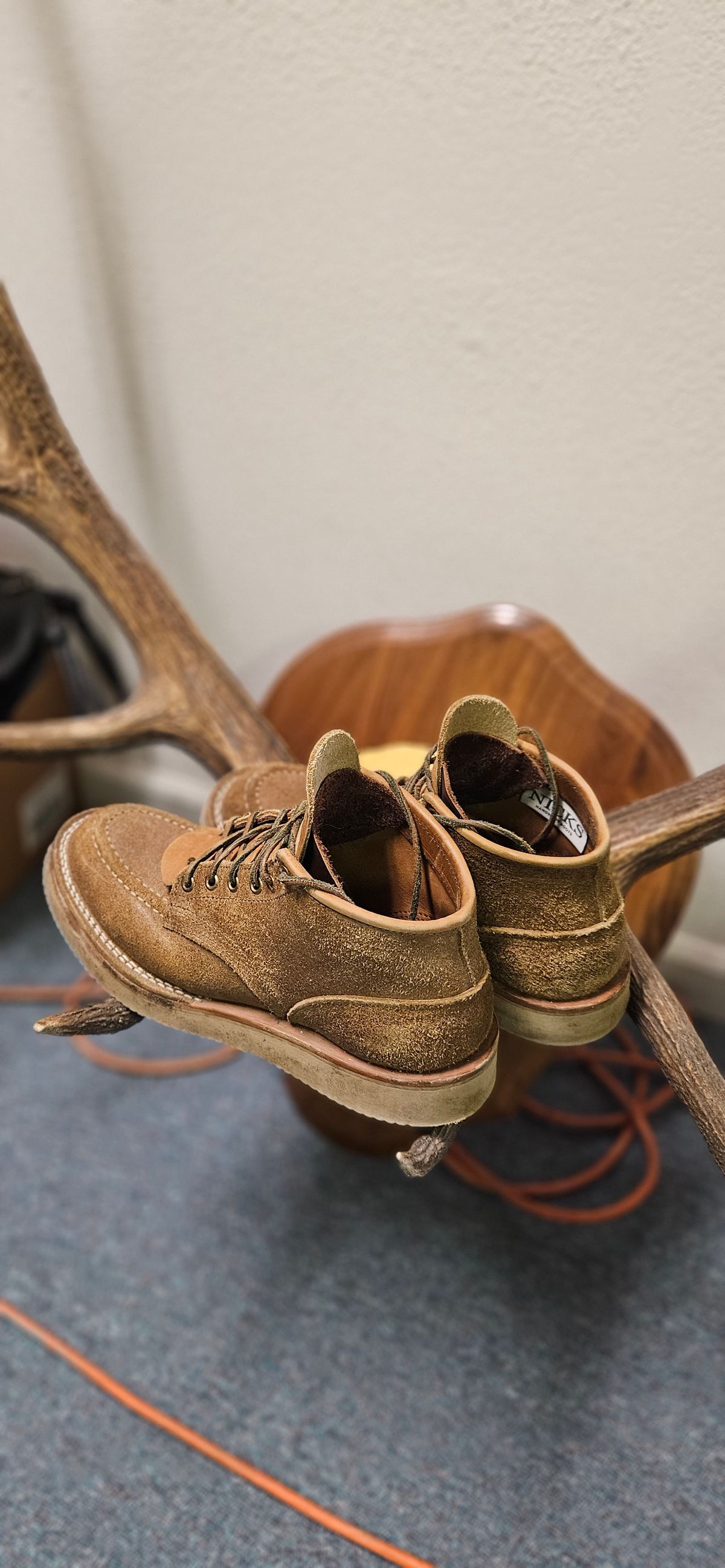 Photo by bro_moc on April 10, 2024 of the Nicks Aldert Strider Moc Toe in Seidel 1964 Tan Roughout.