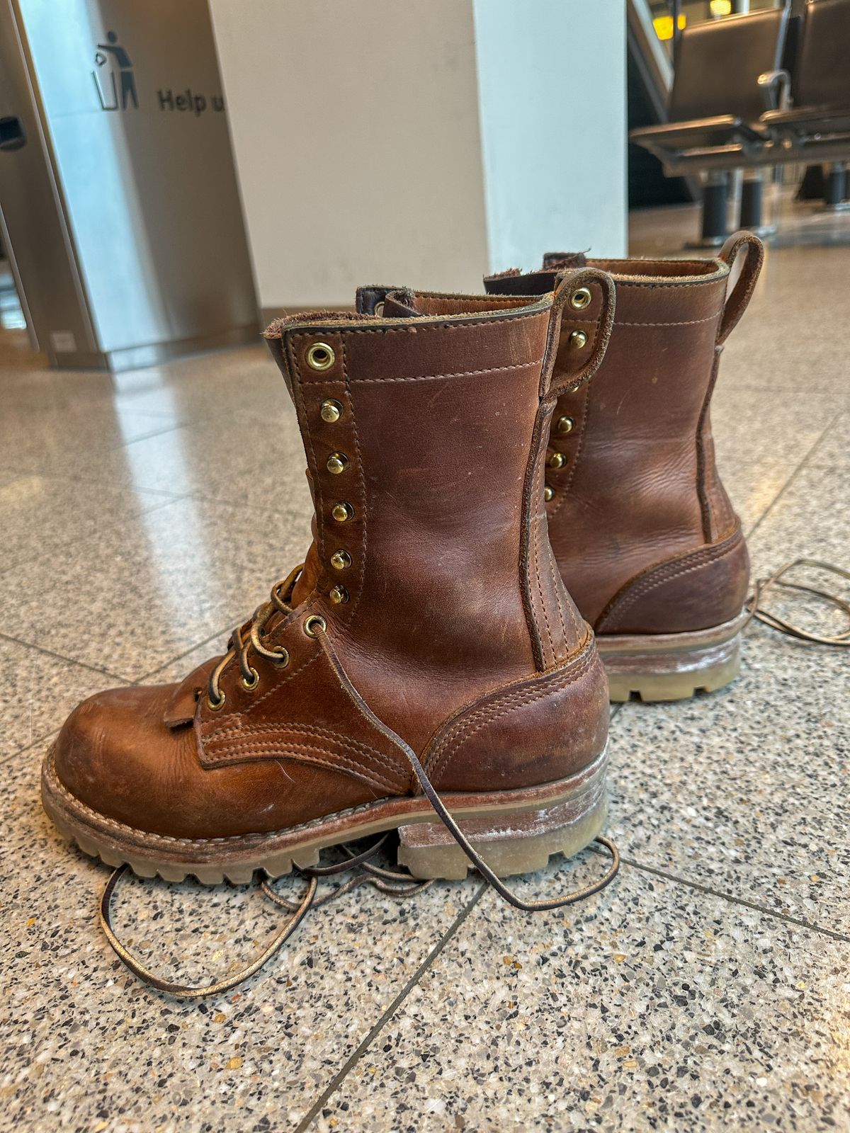 Photo by QuietRabbit on January 5, 2025 of the Nicks Lace Up Heritage in 64 MONARCH.