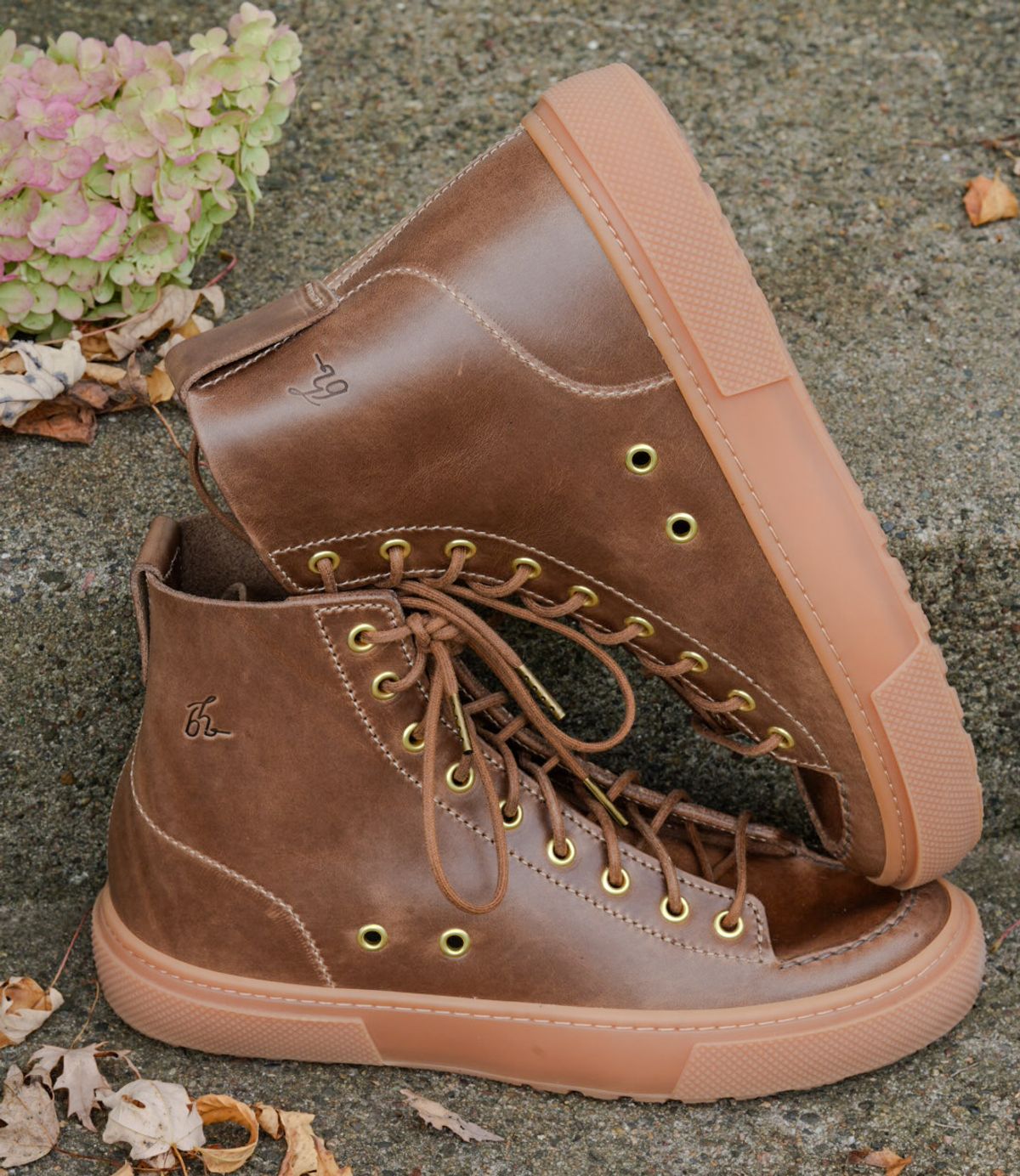 Photo by QuietRabbit on October 1, 2025 of the Bob Henderson Railtown Sneaker Boots in Horween Natural Chromexcel.