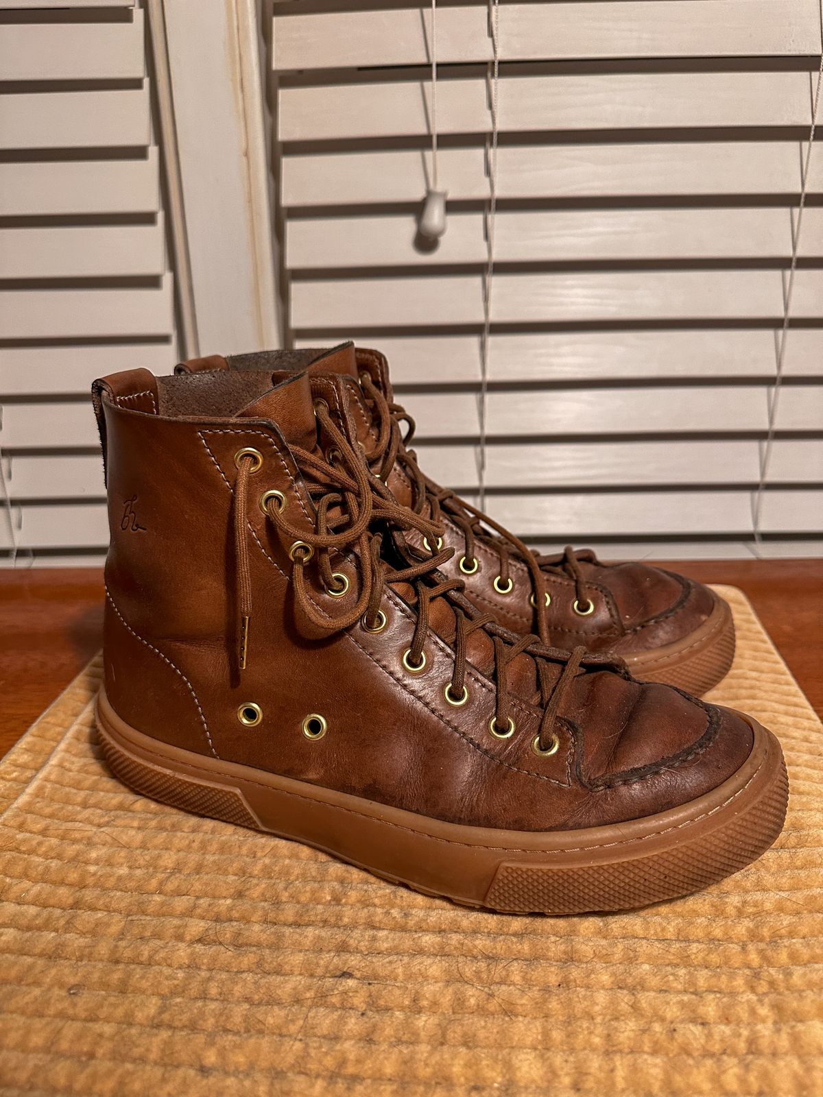Photo by QuietRabbit on January 6, 2026 of the Bob Henderson Railtown Sneaker Boots in Horween Natural Chromexcel.