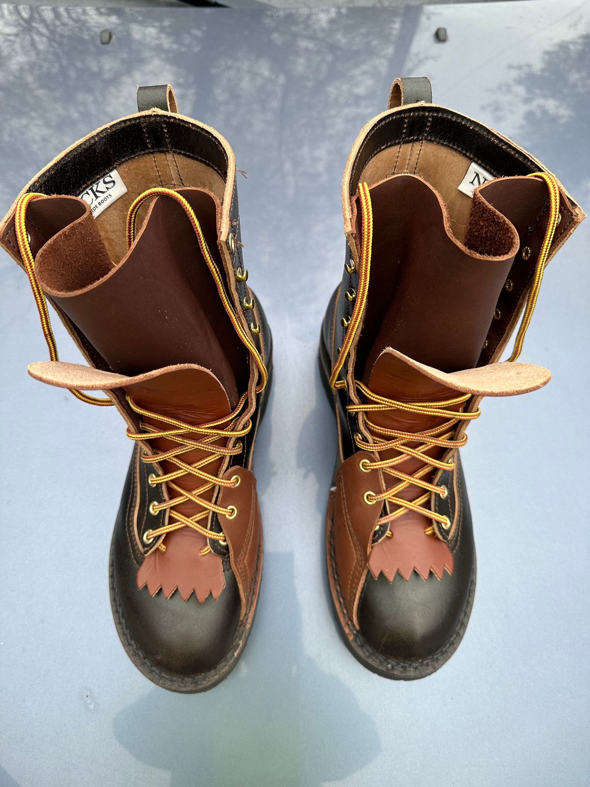 Photo by SiegePerilous. on November 2, 2023 of the Nicks x Rose Anvil ND3 in Horween Brown Waxed Flesh.