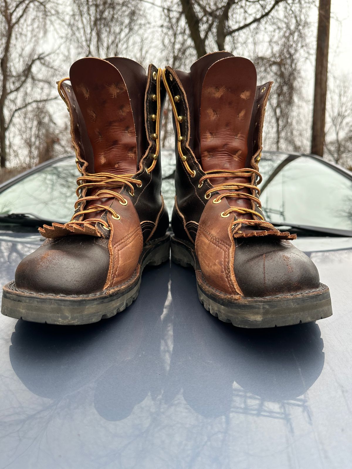 Photo by SiegePerilous. on December 3, 2023 of the Nicks x Rose Anvil ND3 in Horween Brown Waxed Flesh.