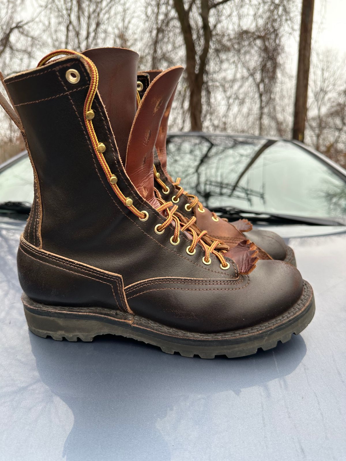 Photo by SiegePerilous. on December 3, 2023 of the Nicks x Rose Anvil ND3 in Horween Brown Waxed Flesh.