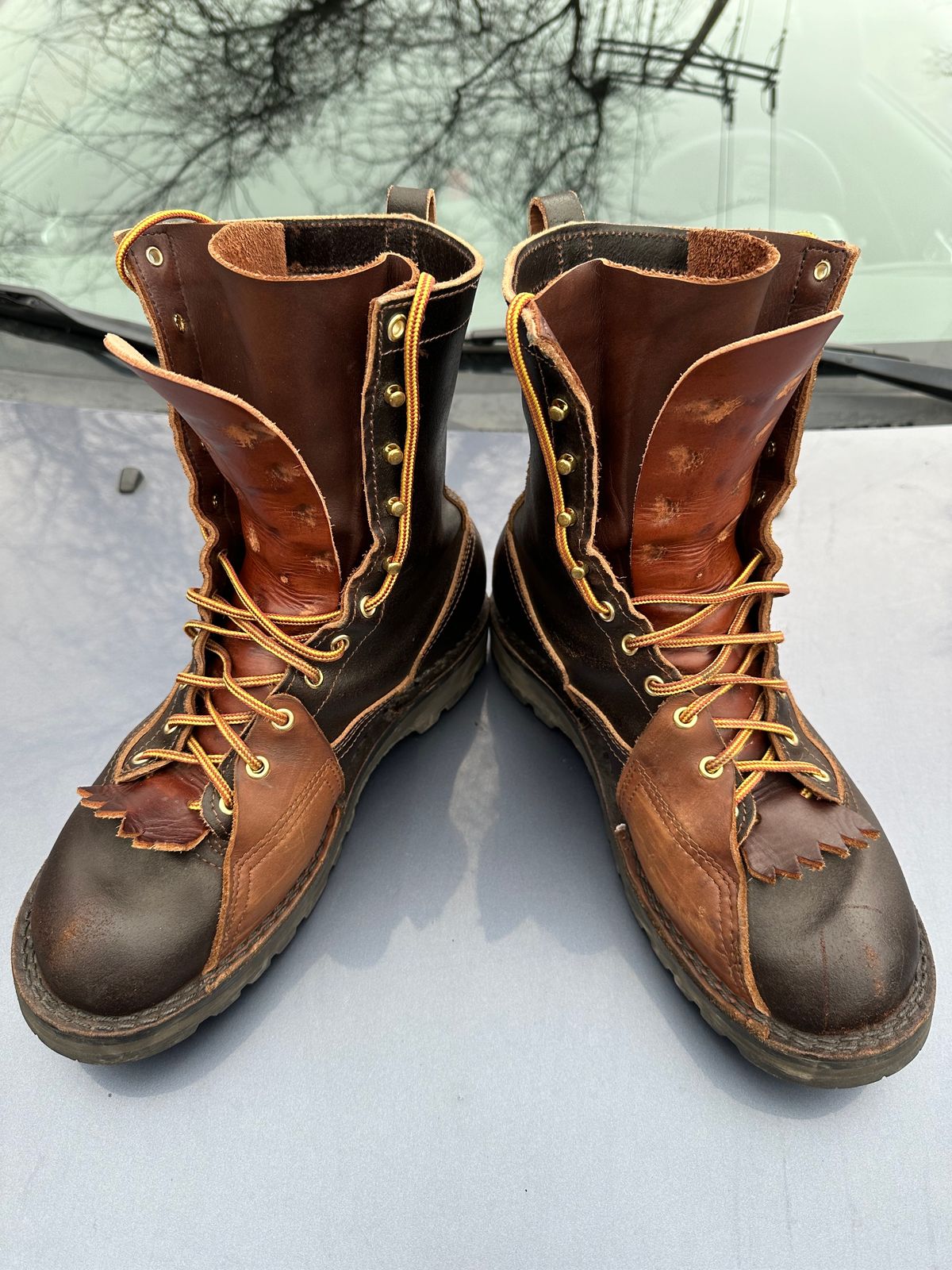 Photo by SiegePerilous. on December 3, 2023 of the Nicks x Rose Anvil ND3 in Horween Brown Waxed Flesh.