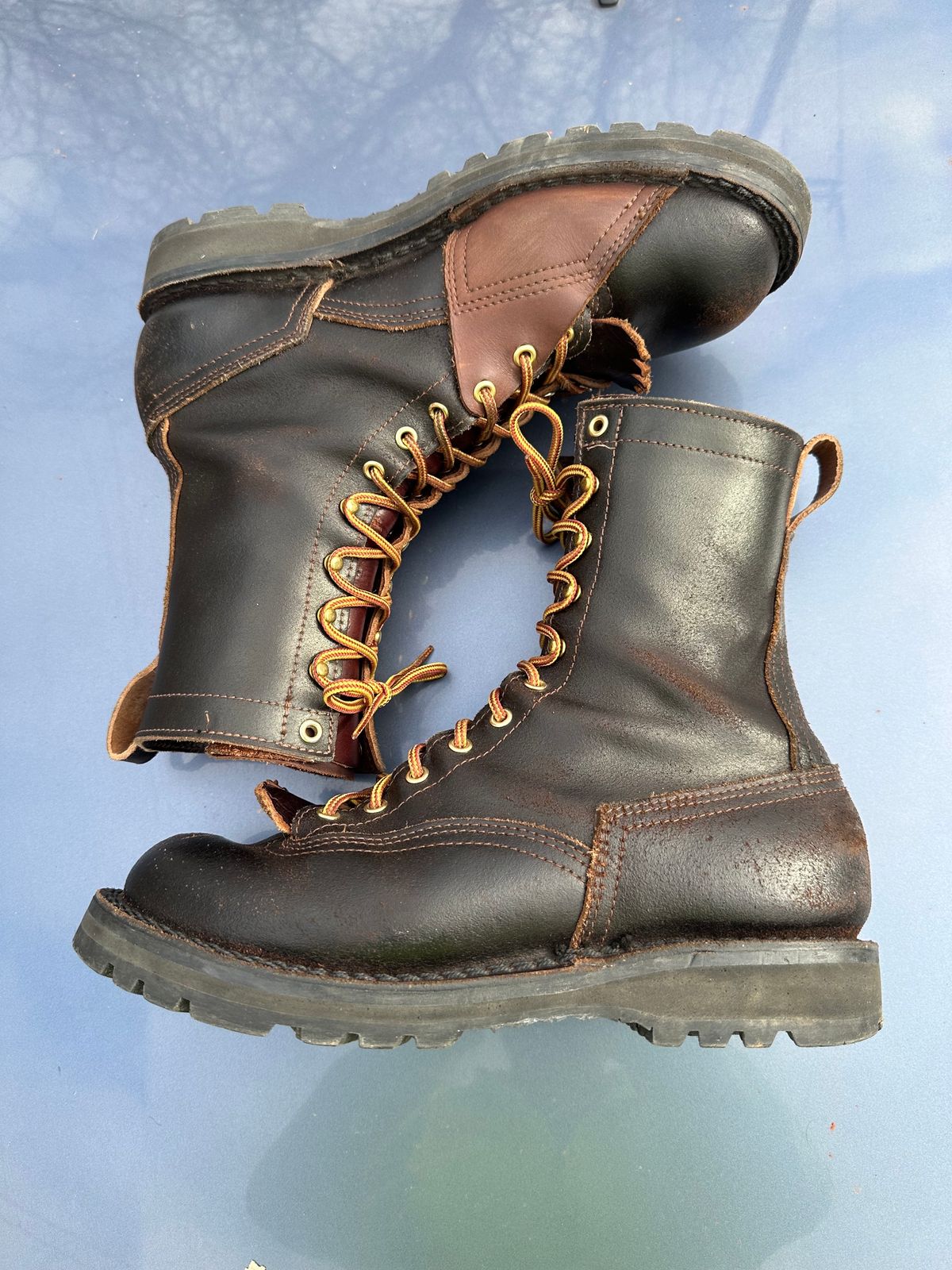 Photo by SiegePerilous. on January 2, 2024 of the Nicks x Rose Anvil ND3 in Horween Brown Waxed Flesh.