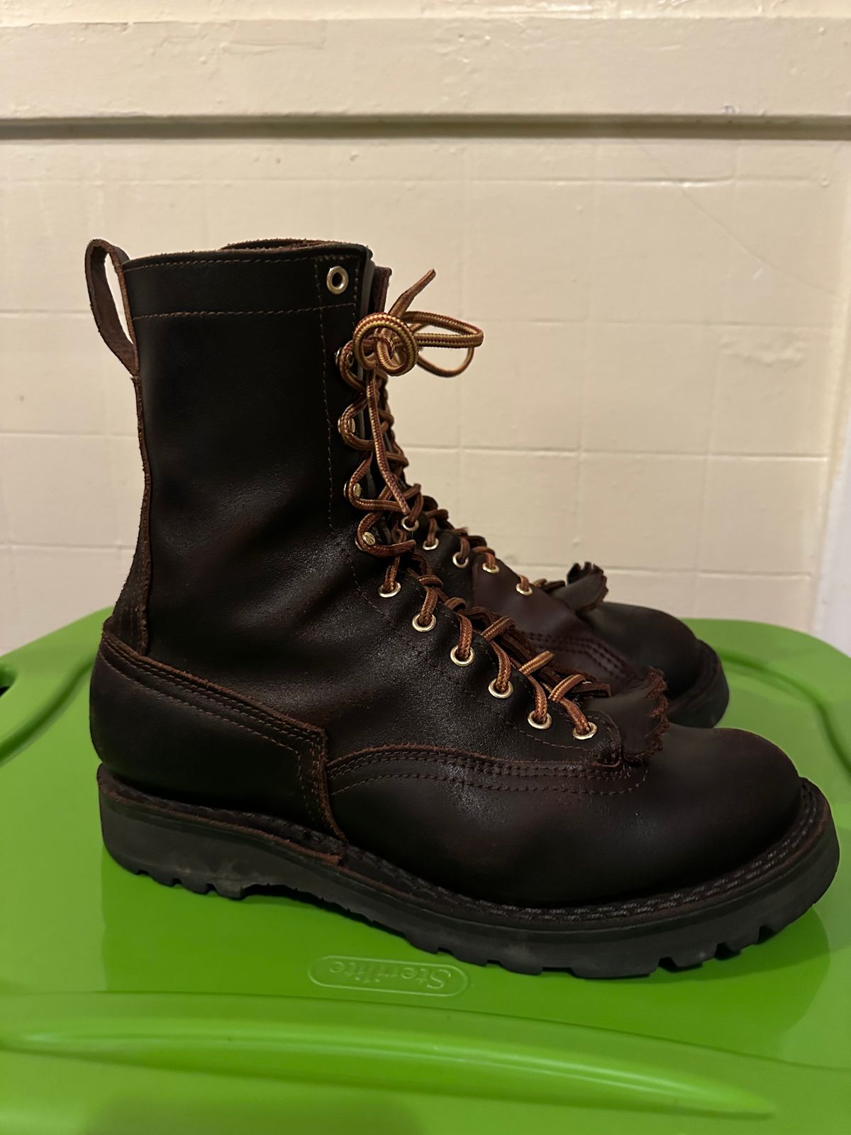 Photo by SiegePerilous. on March 5, 2024 of the Nicks x Rose Anvil ND3 in Horween Brown Waxed Flesh.