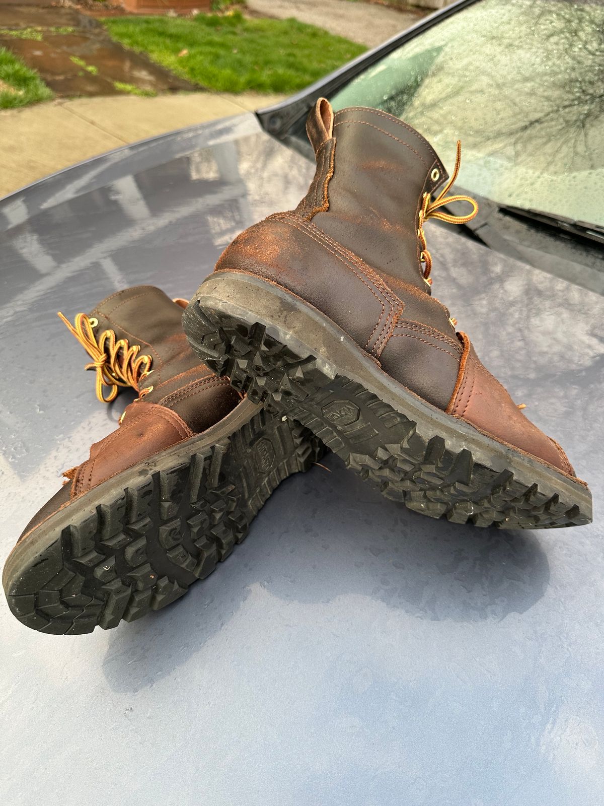 Photo by SiegePerilous. on April 4, 2024 of the Nicks x Rose Anvil ND3 in Horween Brown Waxed Flesh.