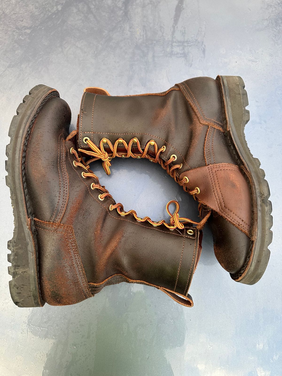Photo by SiegePerilous. on April 4, 2024 of the Nicks x Rose Anvil ND3 in Horween Brown Waxed Flesh.