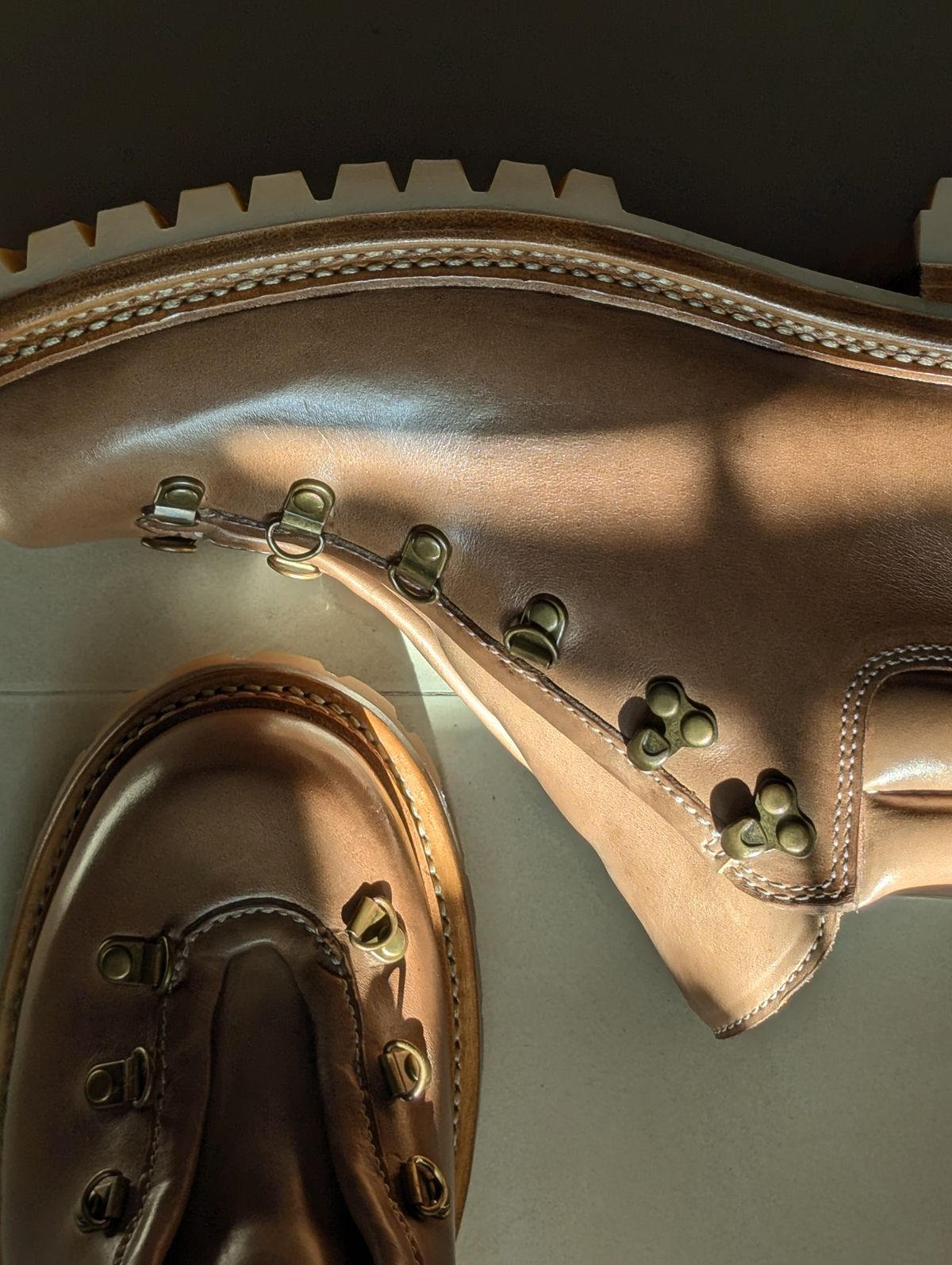 Photo by User1 on July 5, 2025 of the Master Zuo Custom Model in Horween Natural Chromexcel.