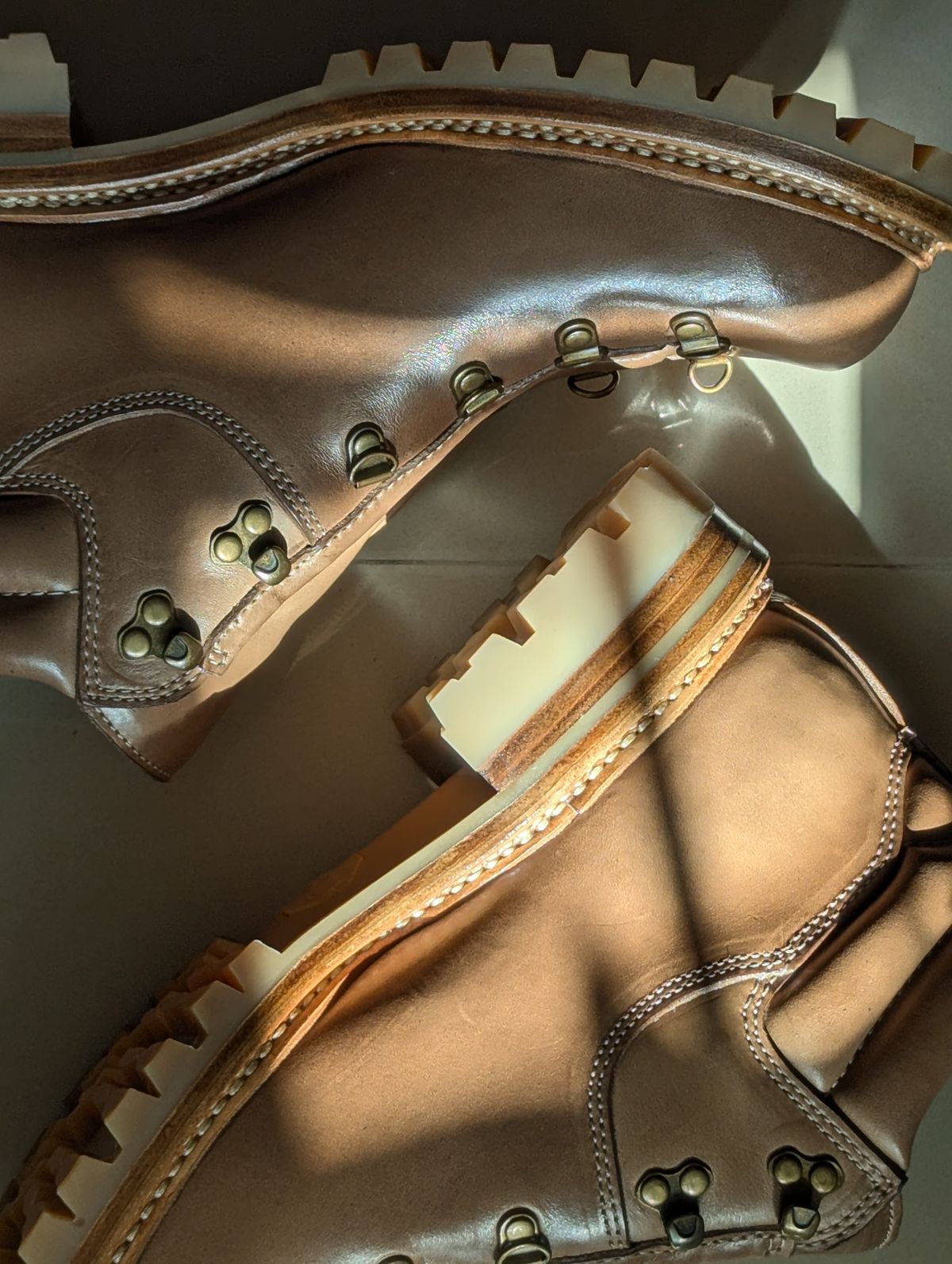 Photo by User1 on July 5, 2025 of the Master Zuo Custom Model in Horween Natural Chromexcel.