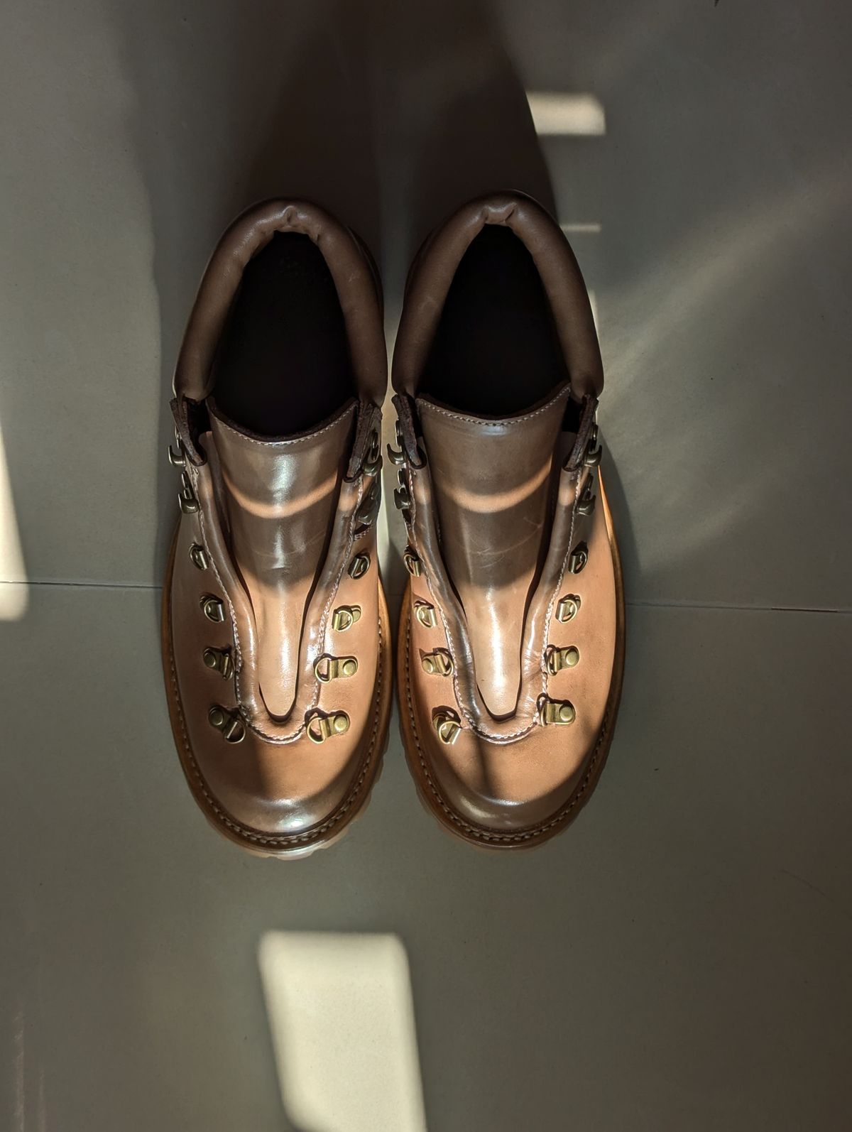 Photo by User1 on July 5, 2025 of the Master Zuo Custom Model in Horween Natural Chromexcel.