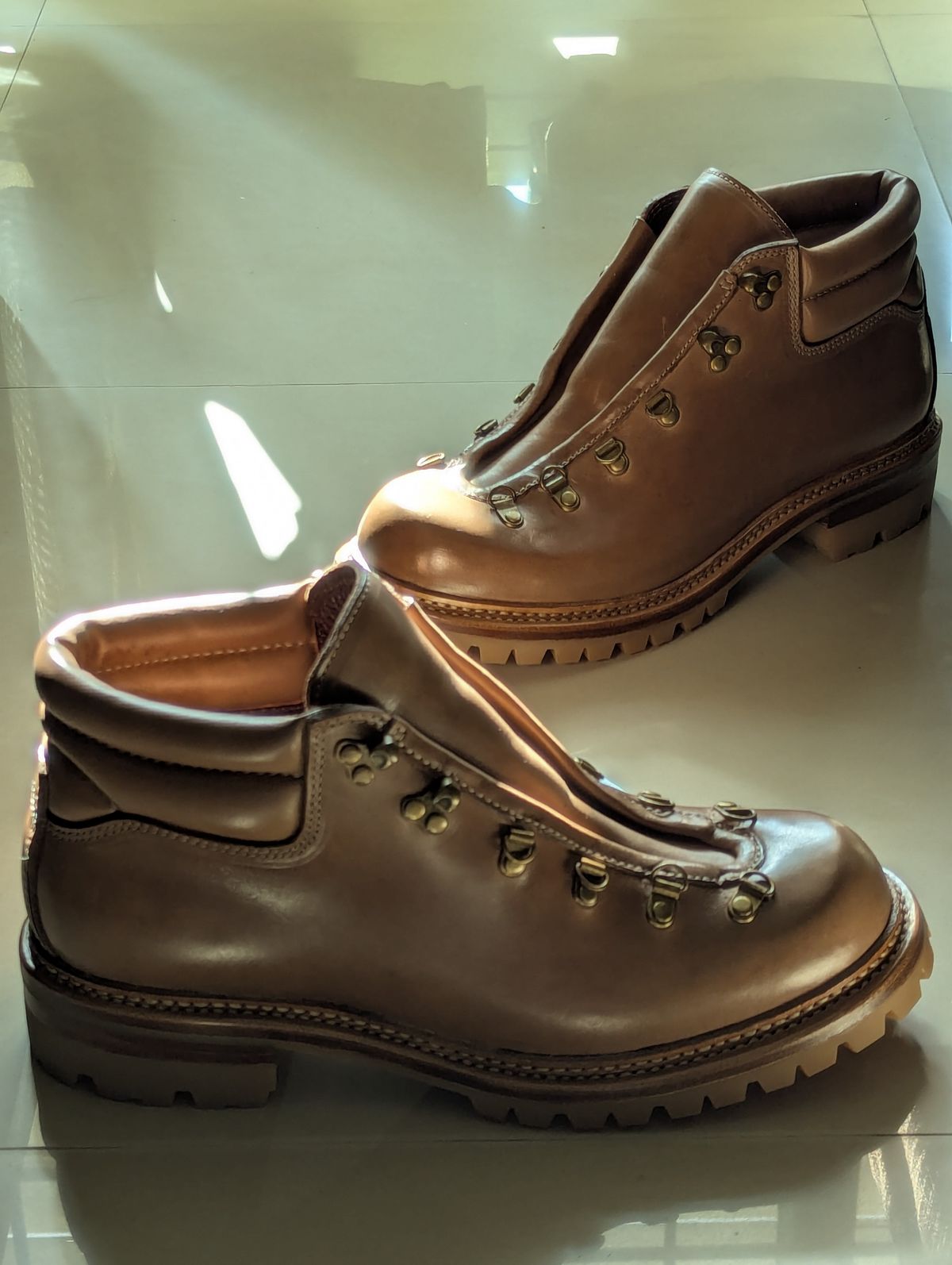 Photo by User1 on July 5, 2025 of the Master Zuo Custom Model in Horween Natural Chromexcel.