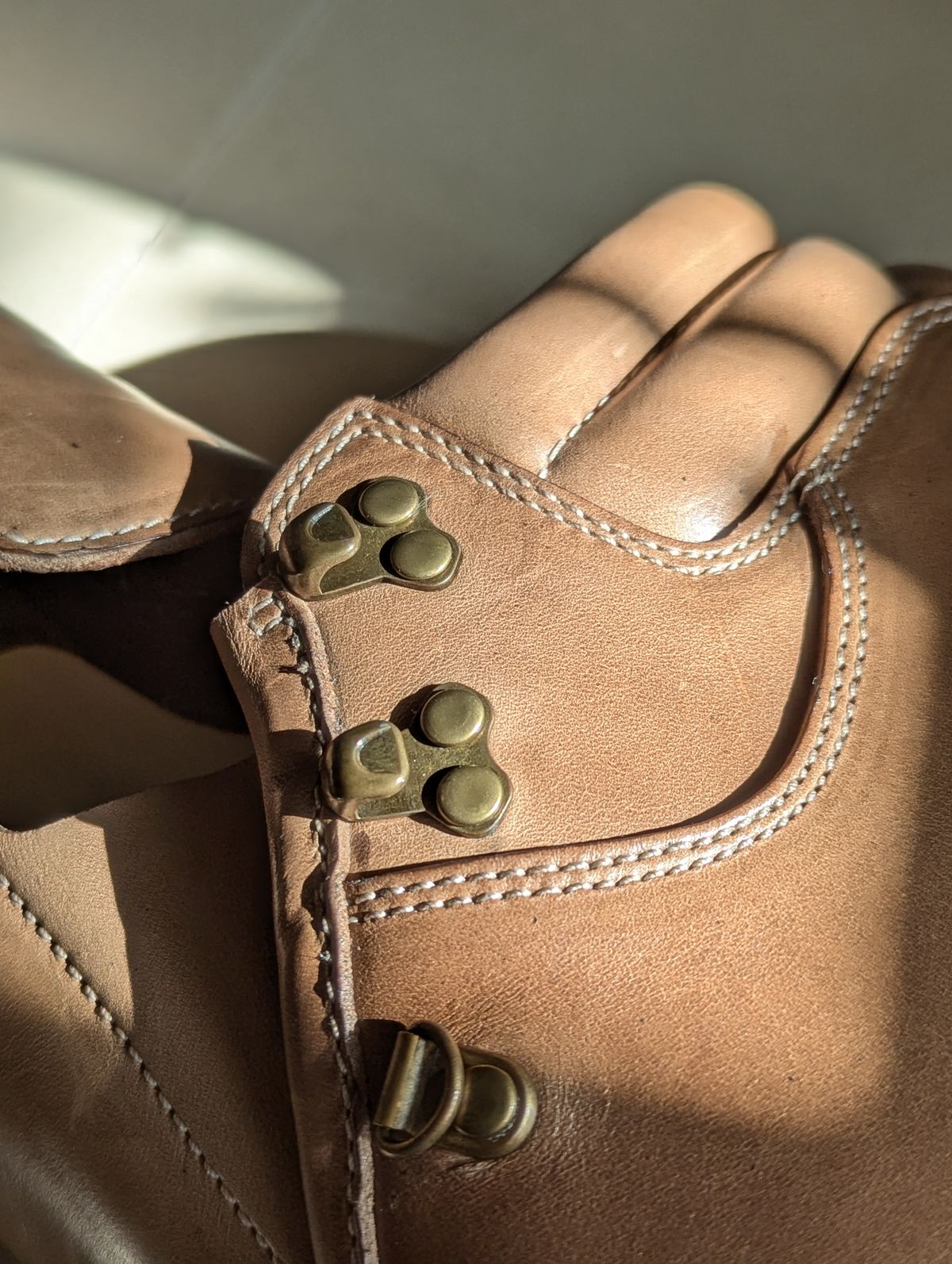 Photo by User1 on July 5, 2025 of the Master Zuo Custom Model in Horween Natural Chromexcel.