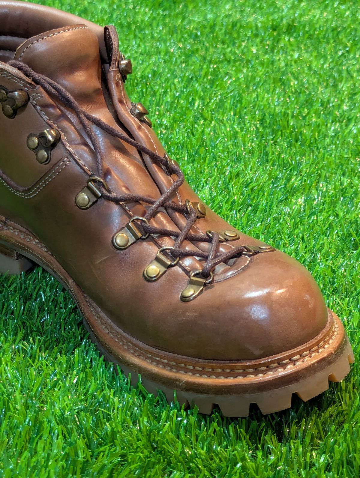 Photo by User1 on October 31, 2025 of the Master Zuo Custom Model in Horween Natural Chromexcel.