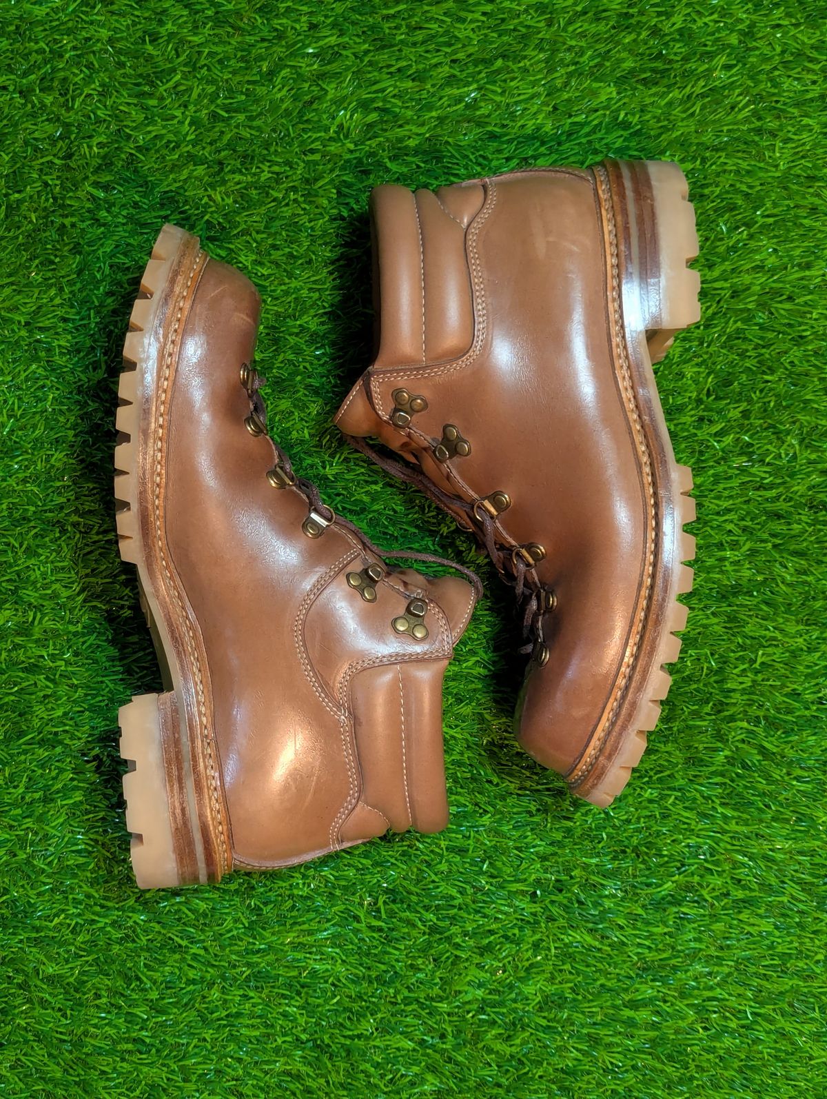 Photo by User1 on October 31, 2025 of the Master Zuo Custom Model in Horween Natural Chromexcel.