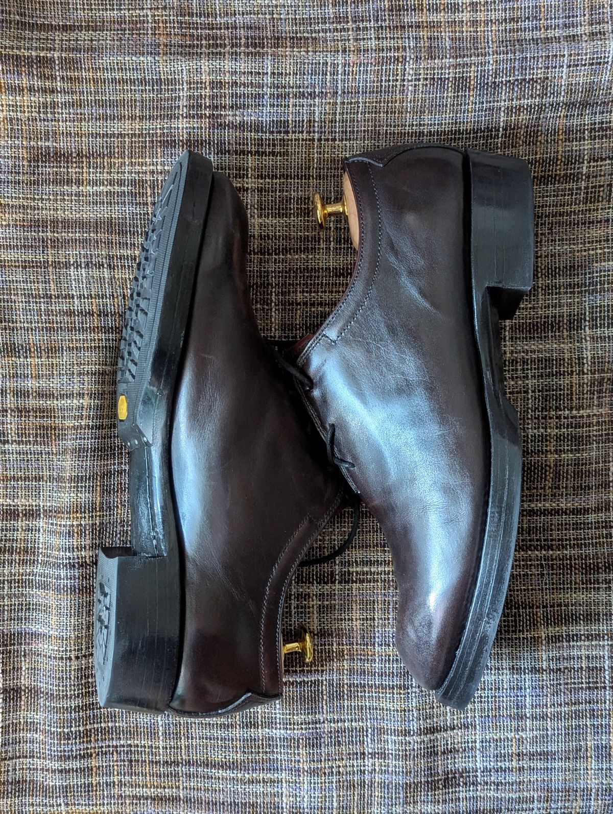 Photo by User1 on September 6, 2025 of the Master Zuo Custom Model in Hand-dyed Black Chrome Tan.