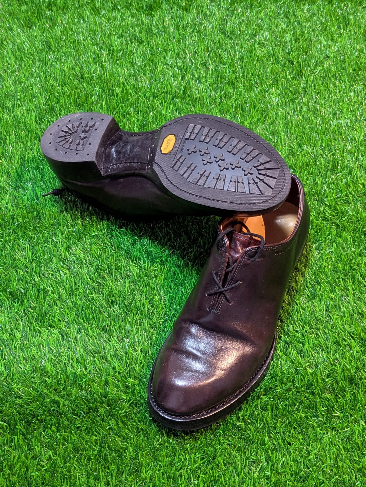 Photo by User1 on October 31, 2025 of the Master Zuo Custom Model in Hand-dyed Black Chrome Tan.