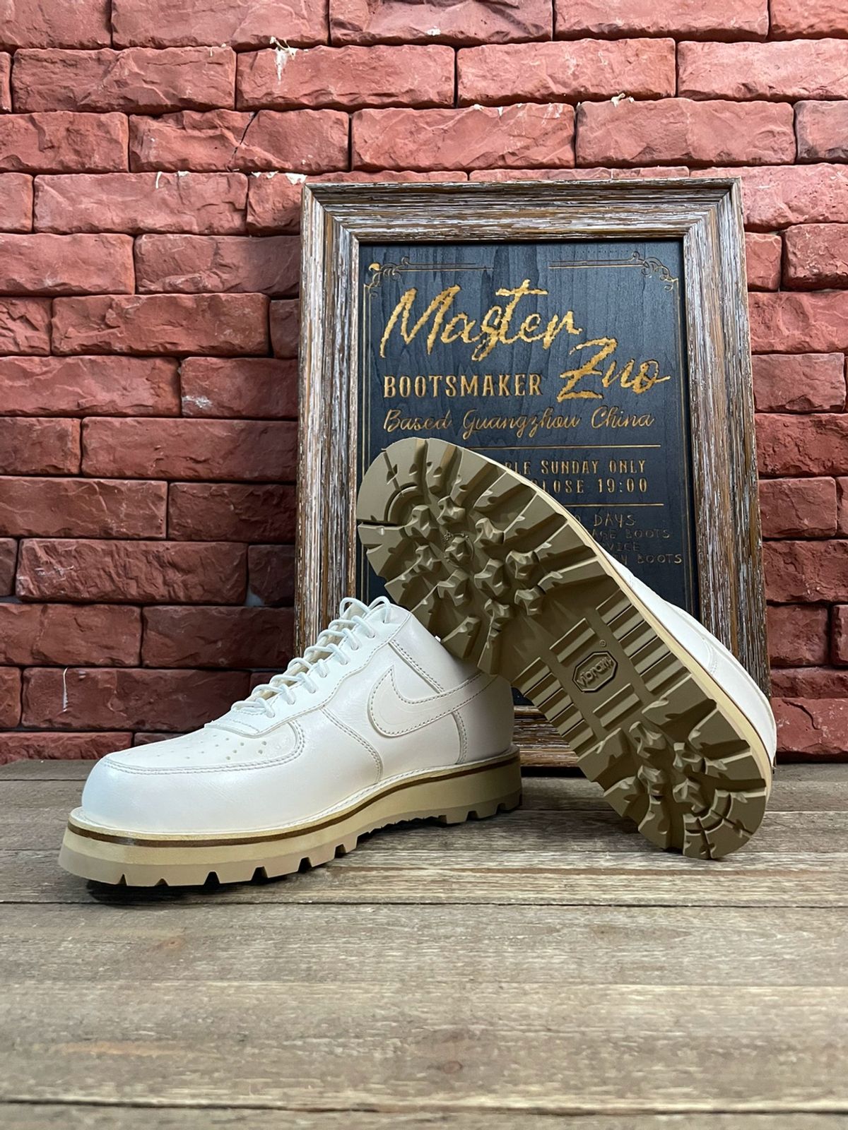 Photo by User1 on June 25, 2024 of the Master Zuo Custom Model in White Veg Tan.