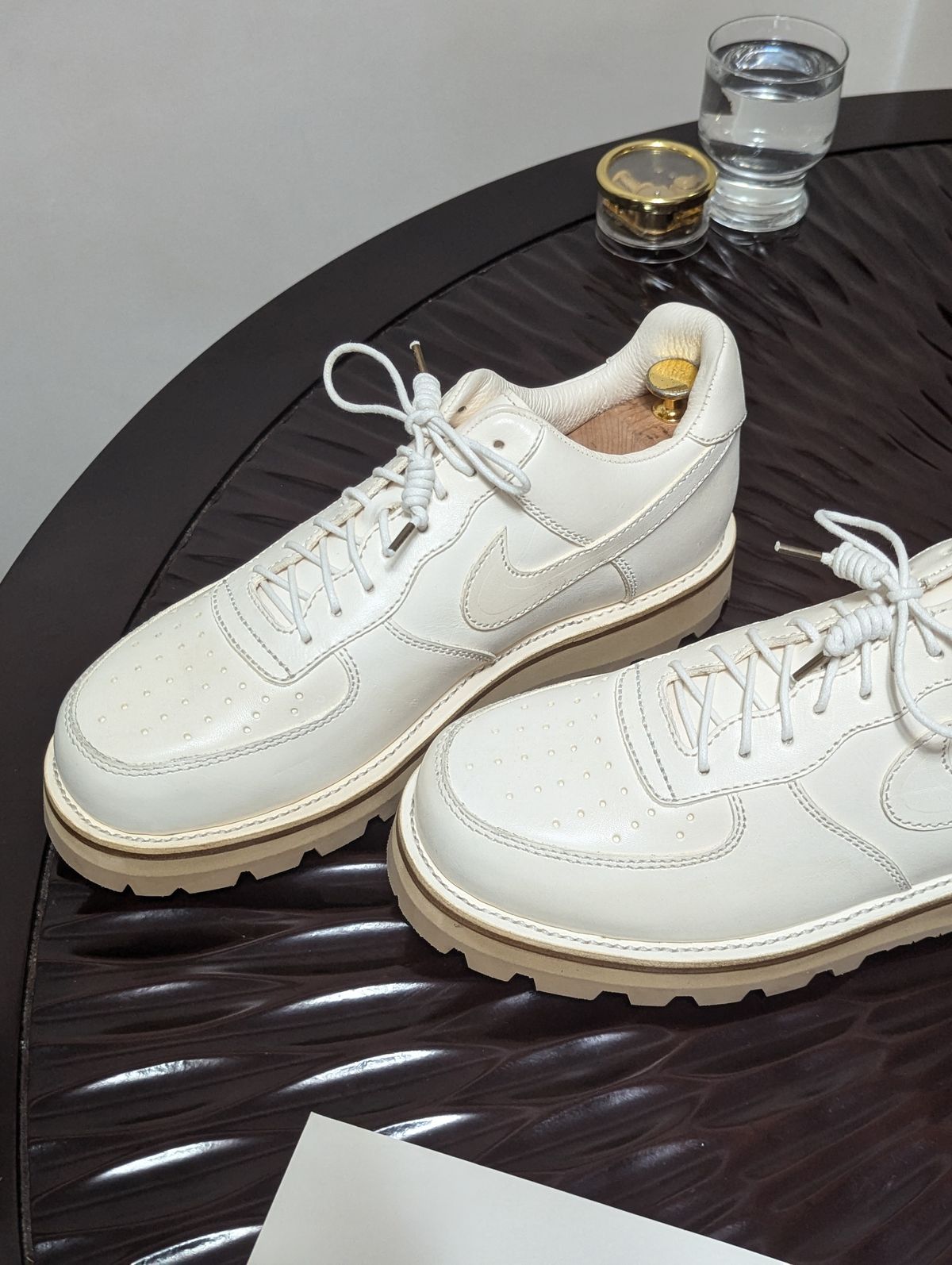 Photo by User1 on July 7, 2024 of the Master Zuo Custom Model in White Veg Tan.