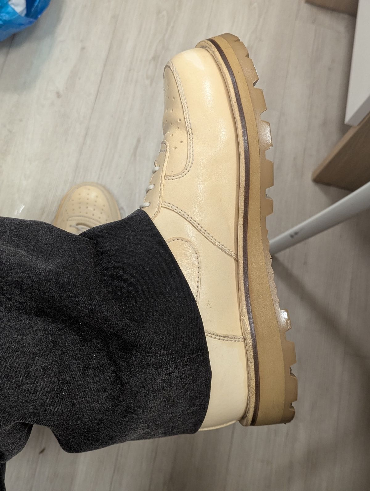 Photo by User1 on January 15, 2025 of the Master Zuo Custom Model in White Veg Tan.