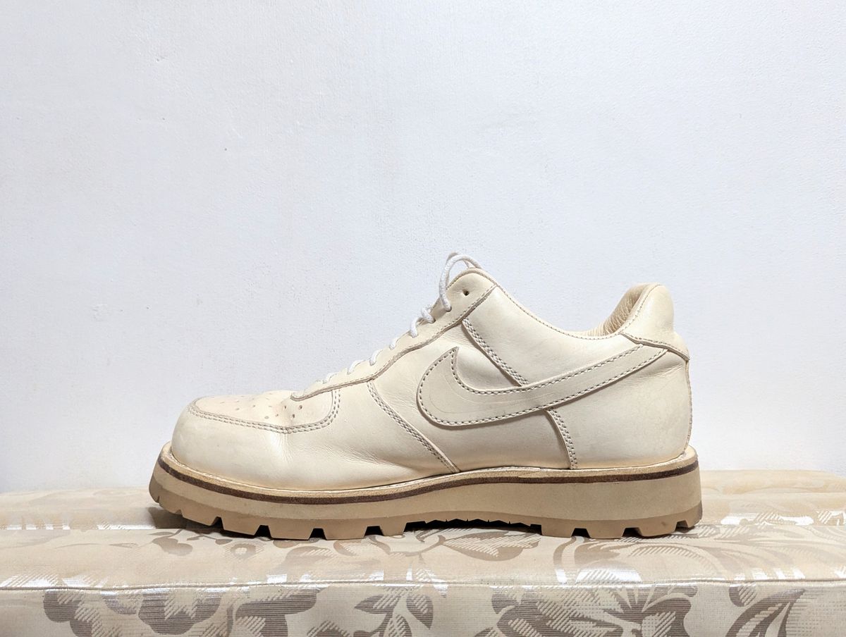 Photo by User1 on September 8, 2025 of the Master Zuo Custom Model in White Veg Tan.