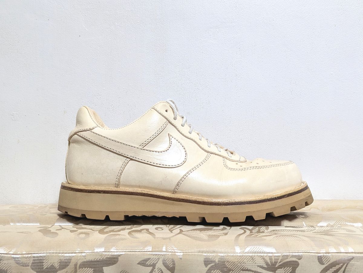Photo by User1 on September 8, 2025 of the Master Zuo Custom Model in White Veg Tan.