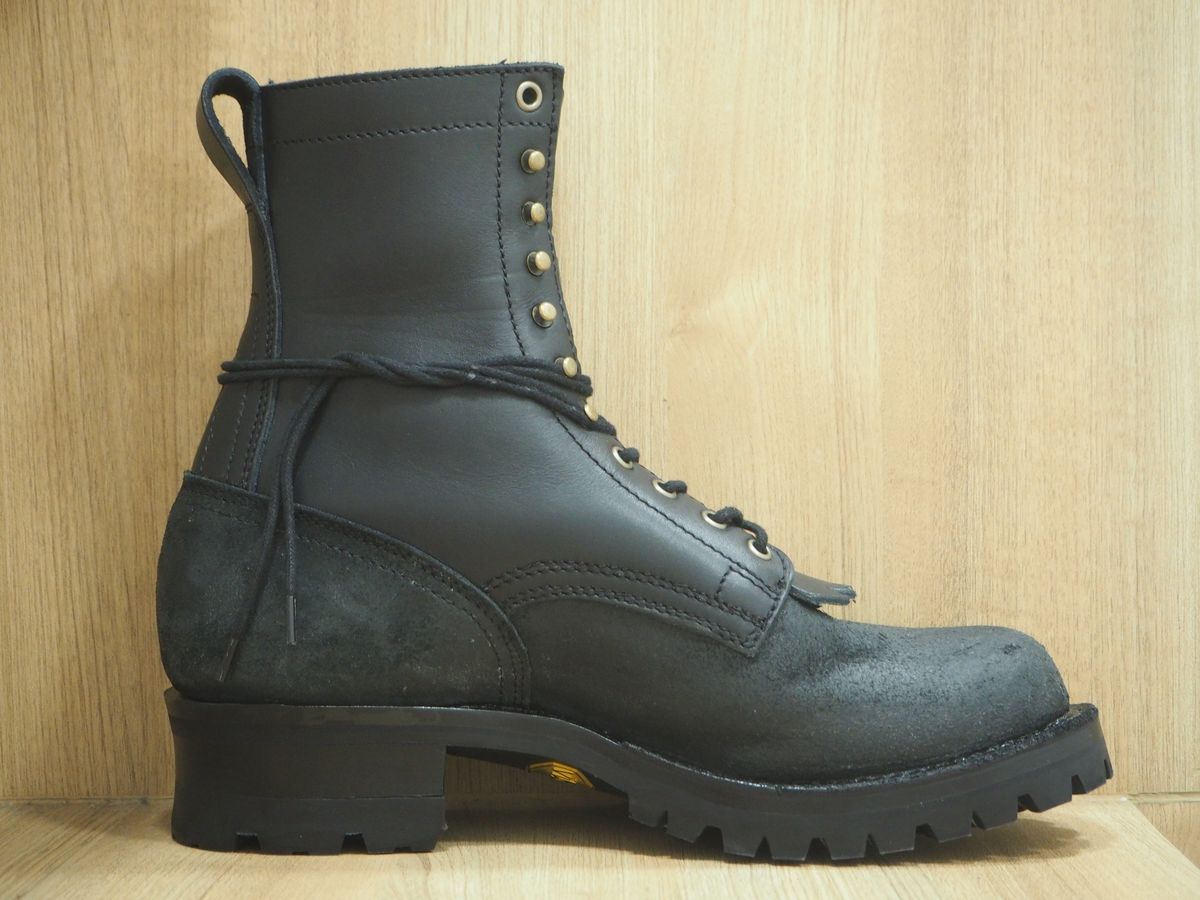 Photo by User1 on March 16, 2024 of the Drew's Boots 8-Inch Logger in Black Smooth & Black Roughout.