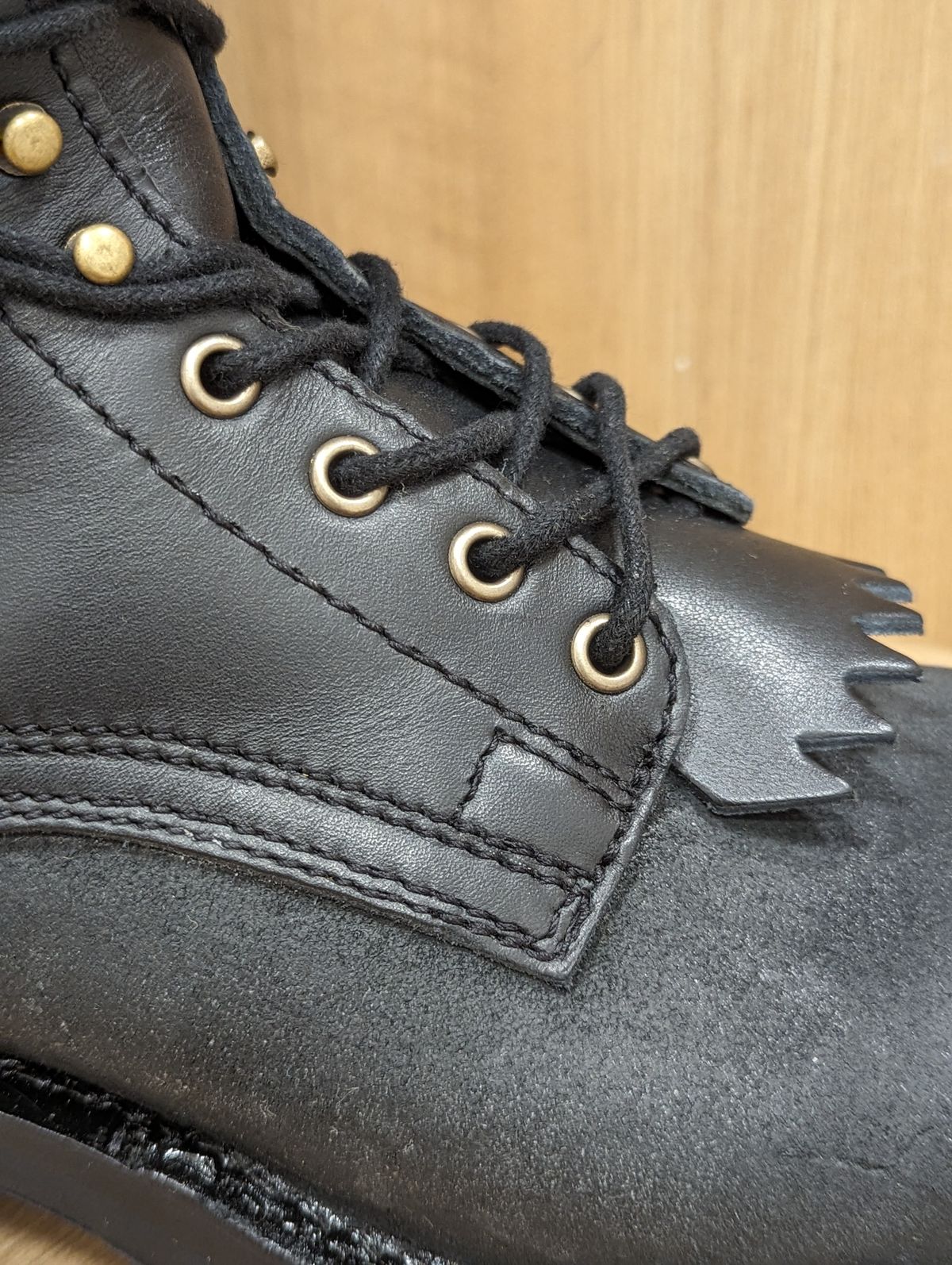 Photo by User1 on March 16, 2024 of the Drew's Boots 8-Inch Logger in Black Smooth & Black Roughout.