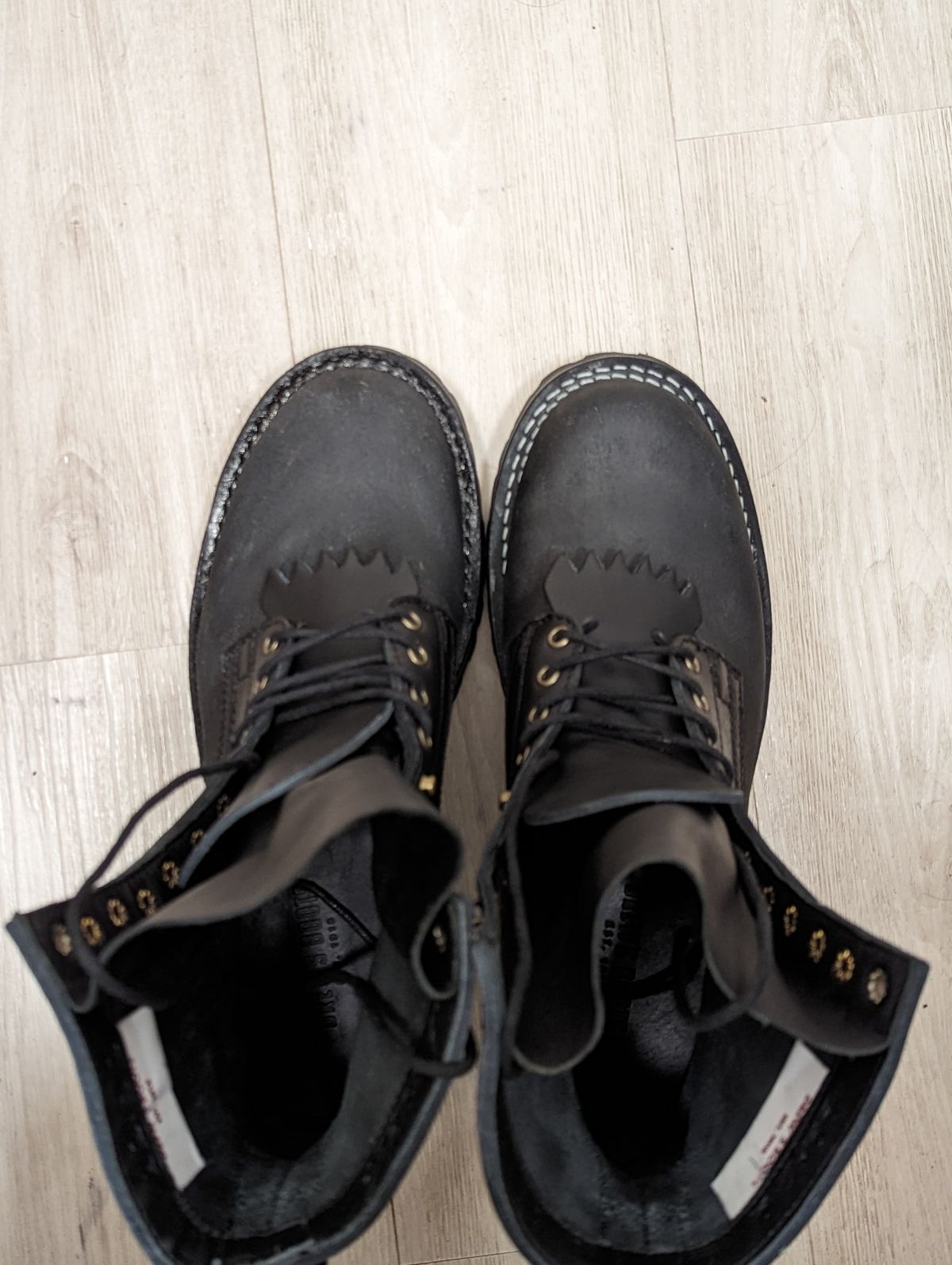 Photo by User1 on March 13, 2024 of the Drew's Boots 8-Inch Logger in Black Smooth & Black Roughout.