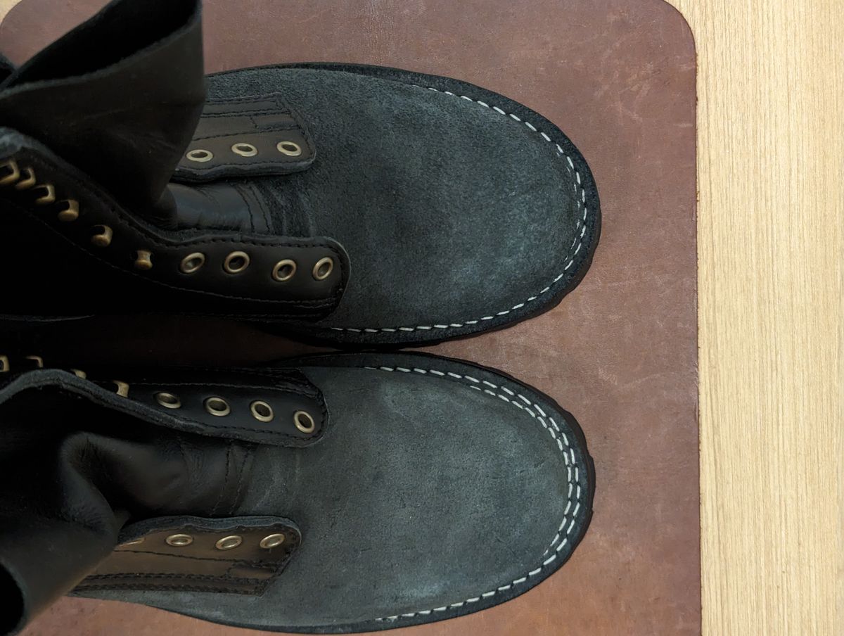 Photo by User1 on March 13, 2024 of the Drew's Boots 8-Inch Logger in Black Smooth & Black Roughout.