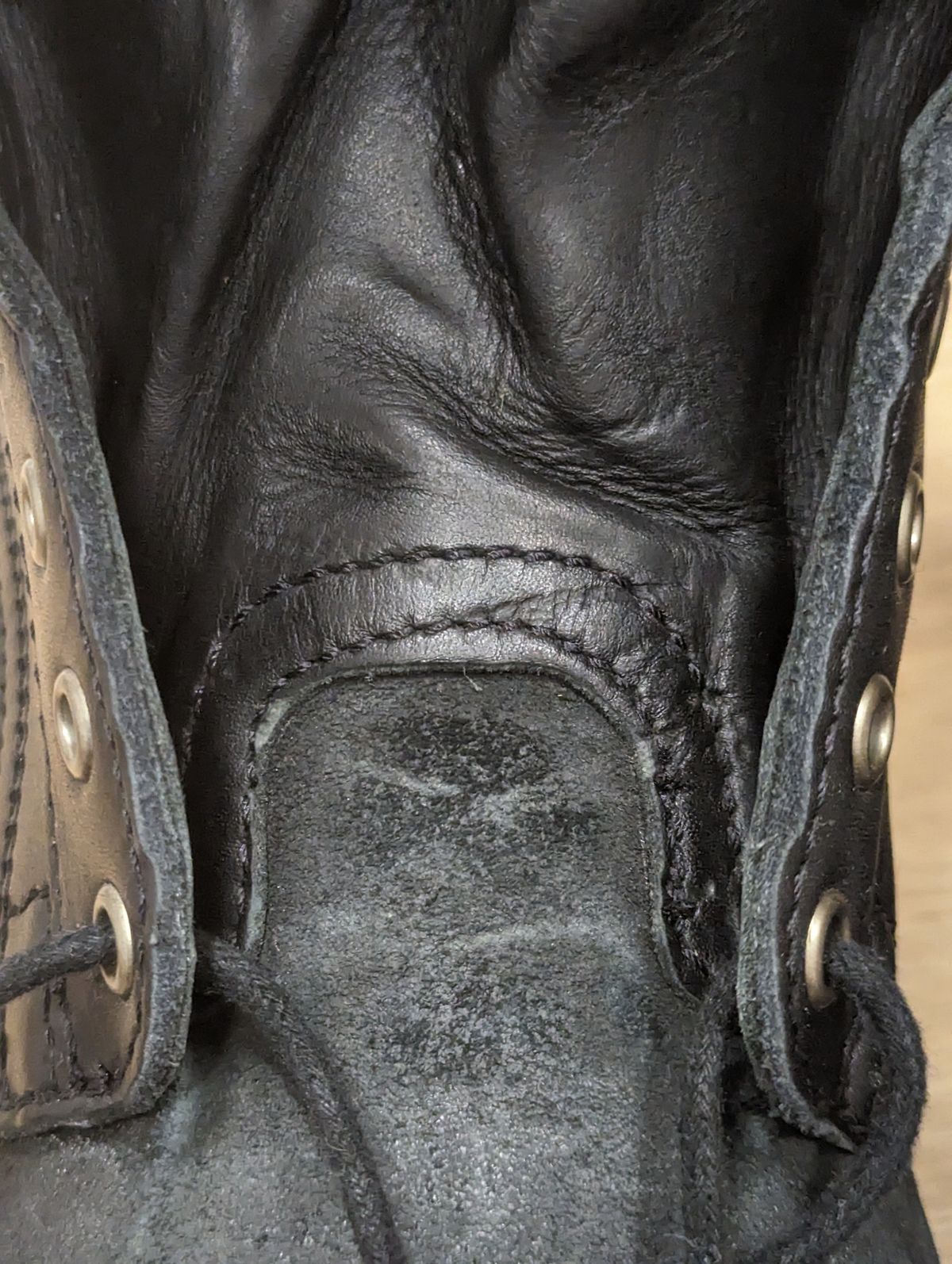 Photo by User1 on March 26, 2024 of the Drew's Boots 8-Inch Logger in Black Smooth & Black Roughout.