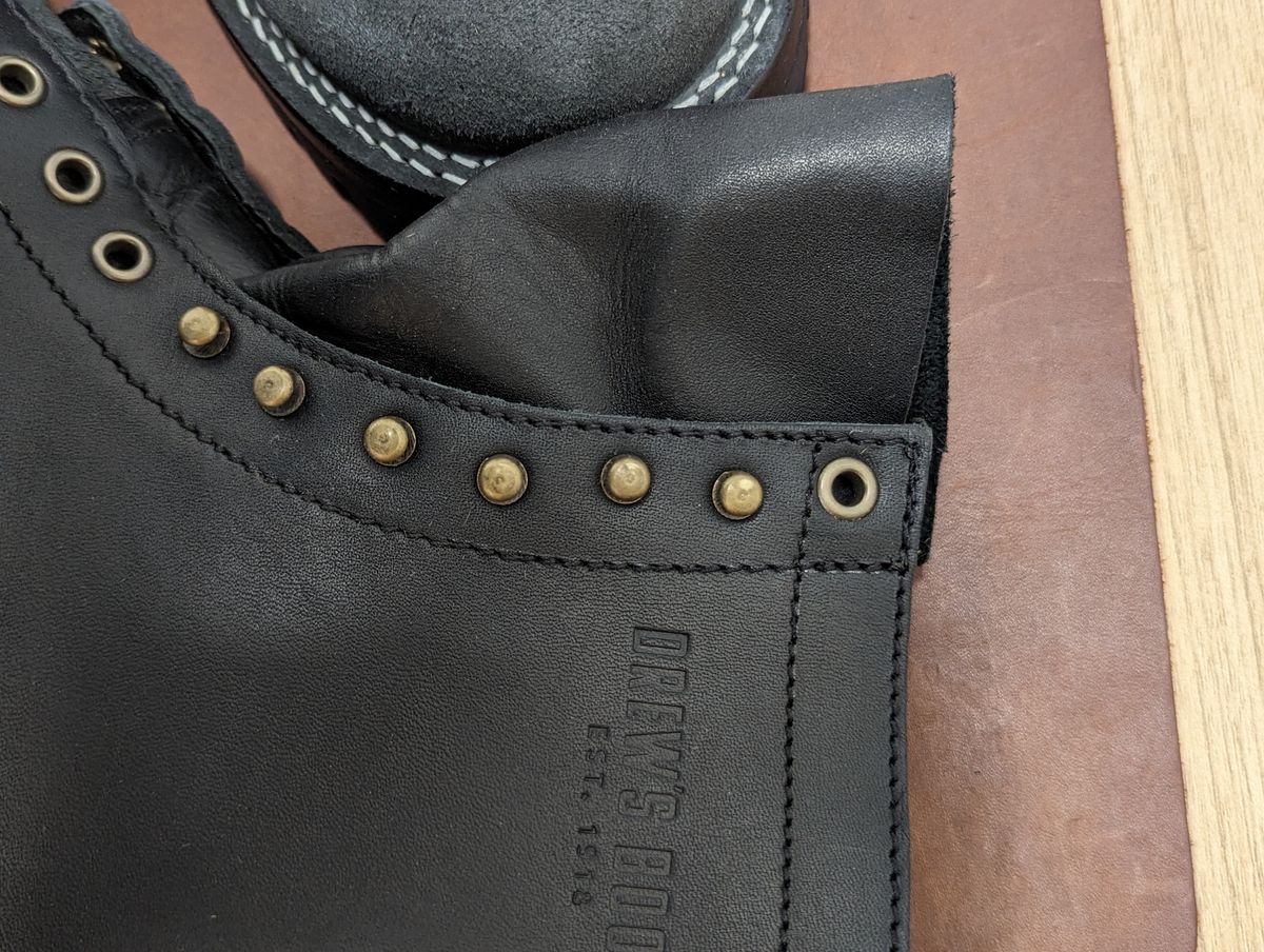 Photo by User1 on March 13, 2024 of the Drew's Boots 8-Inch Logger in Black Smooth & Black Roughout.