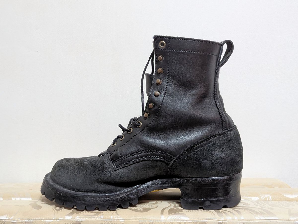 Photo by User1 on September 8, 2025 of the Drew's Boots 8-Inch Logger in Black Smooth & Black Roughout.