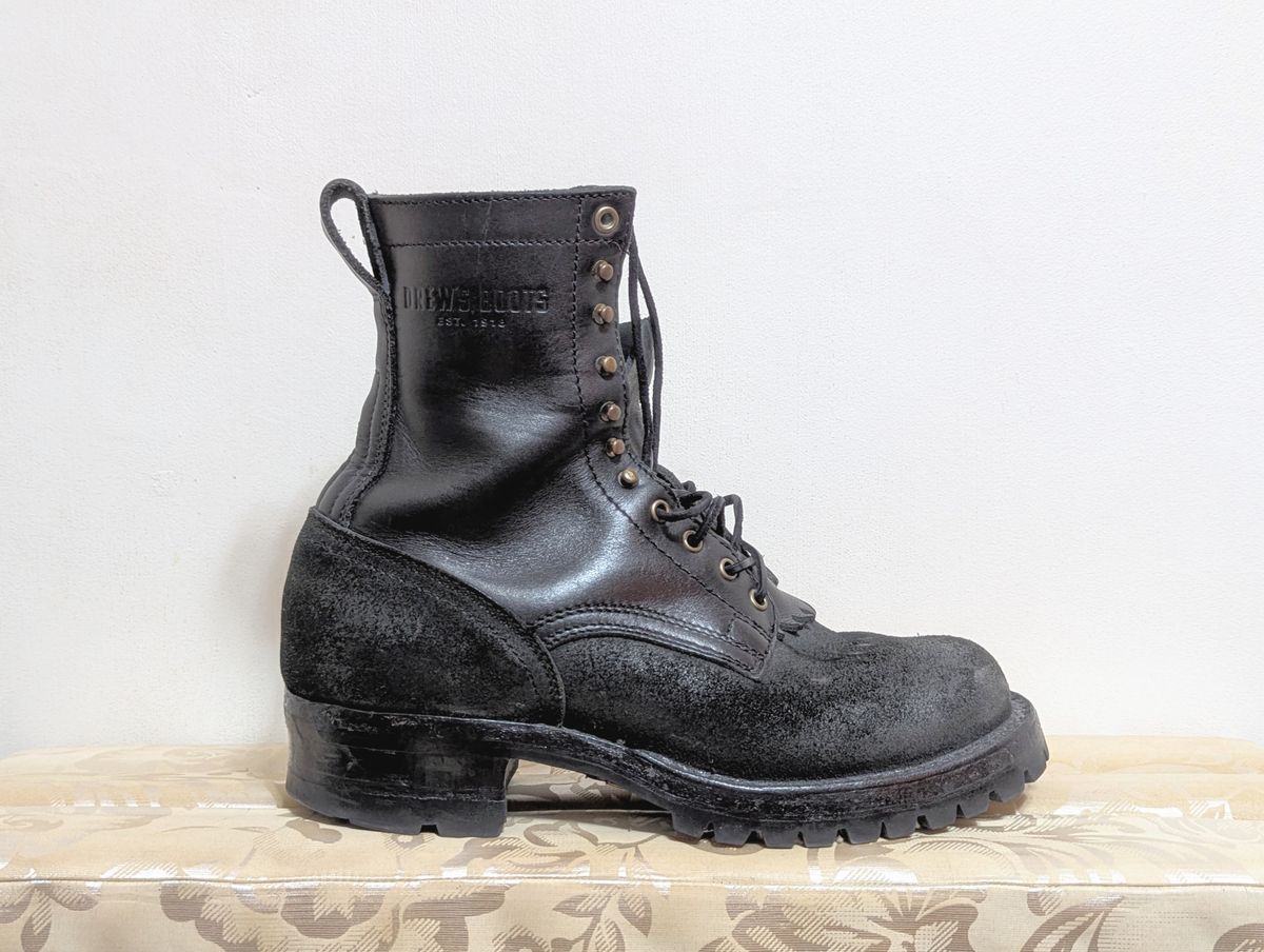 Photo by User1 on September 8, 2025 of the Drew's Boots 8-Inch Logger in Black Smooth & Black Roughout.