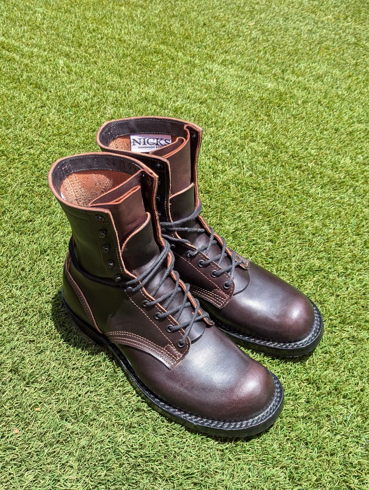 Photo by User1 on October 9, 2024 of the Nicks Custom Model in Wickett & Craig Walnut Double Stuffed.