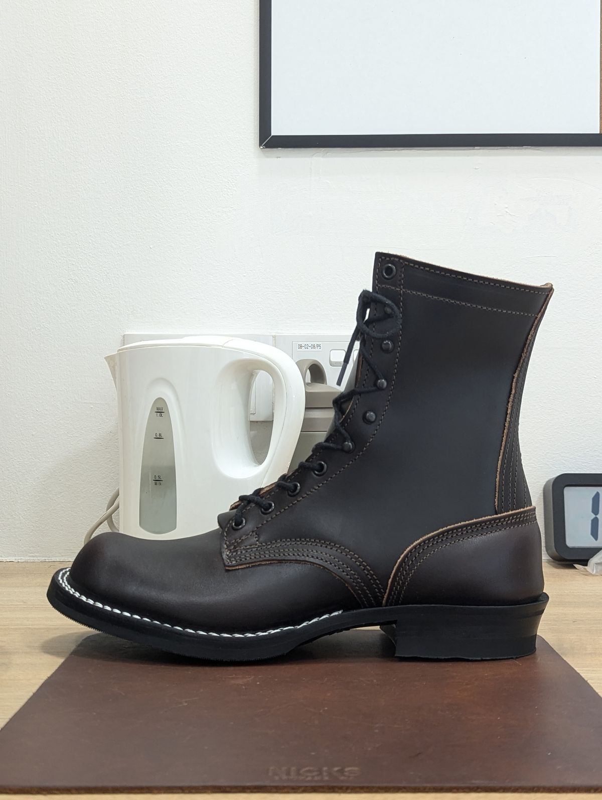 Photo by User1 on October 7, 2024 of the Nicks Custom Model in Wickett & Craig Walnut Double Stuffed.