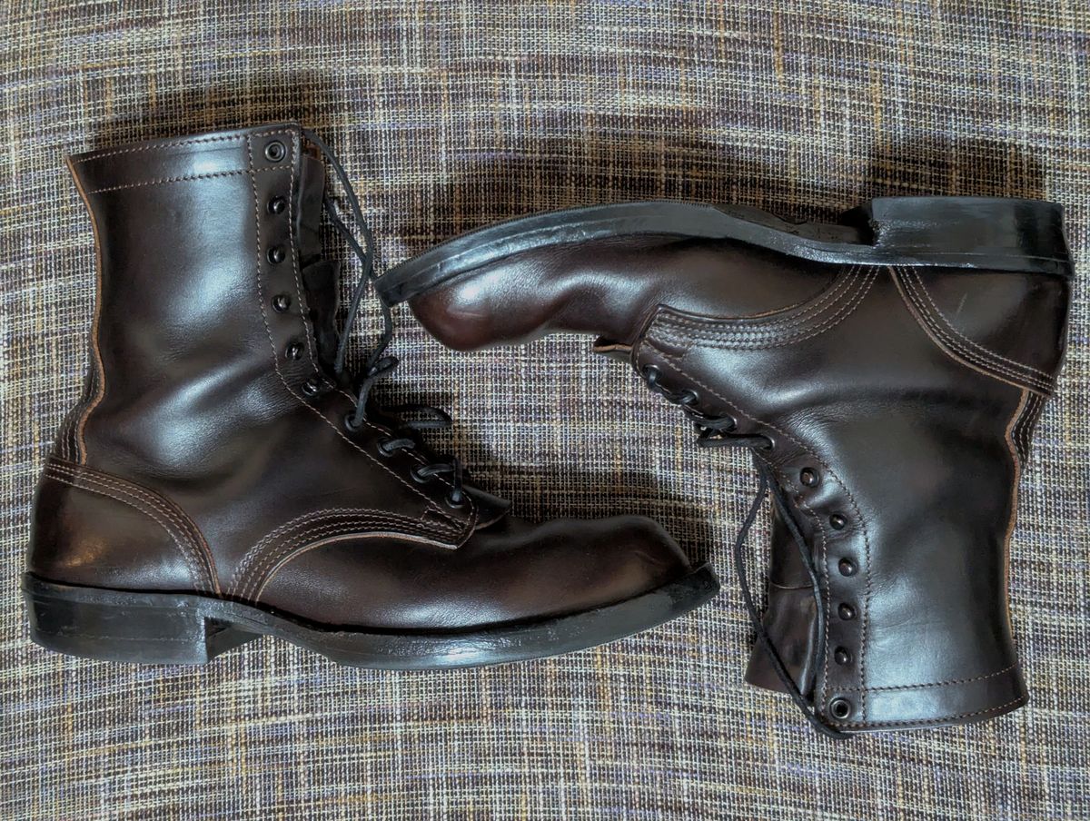 Photo by User1 on August 25, 2025 of the Nicks Custom Model in Wickett & Craig Walnut Double Stuffed.