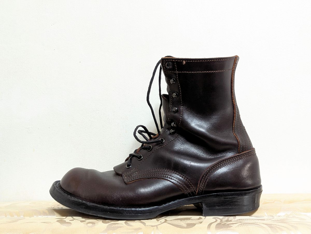 Photo by User1 on September 12, 2025 of the Nicks Custom Model in Wickett & Craig Walnut Double Stuffed.