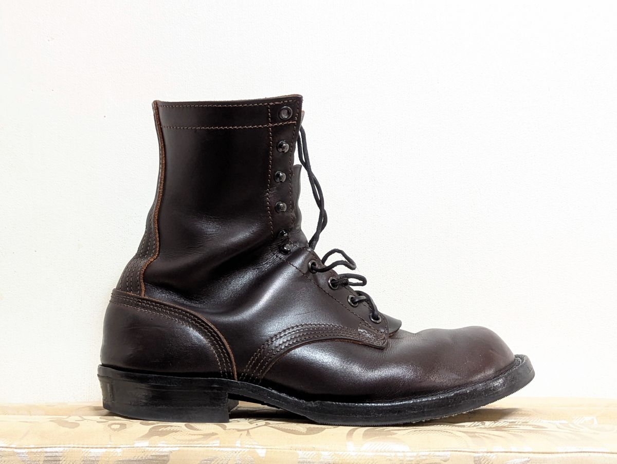 Photo by User1 on September 12, 2025 of the Nicks Custom Model in Wickett & Craig Walnut Double Stuffed.