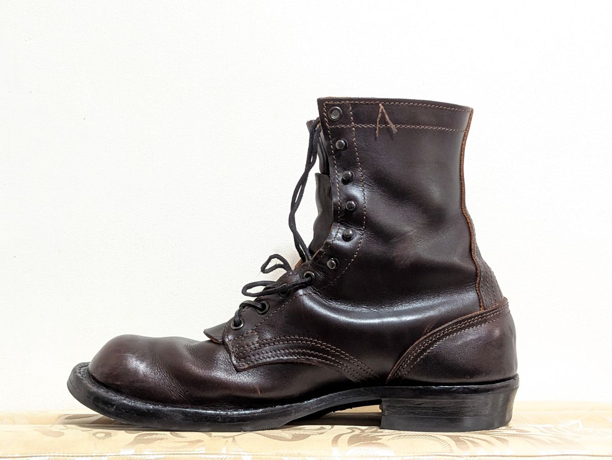 Photo by User1 on September 12, 2025 of the Nicks Custom Model in Wickett & Craig Walnut Double Stuffed.