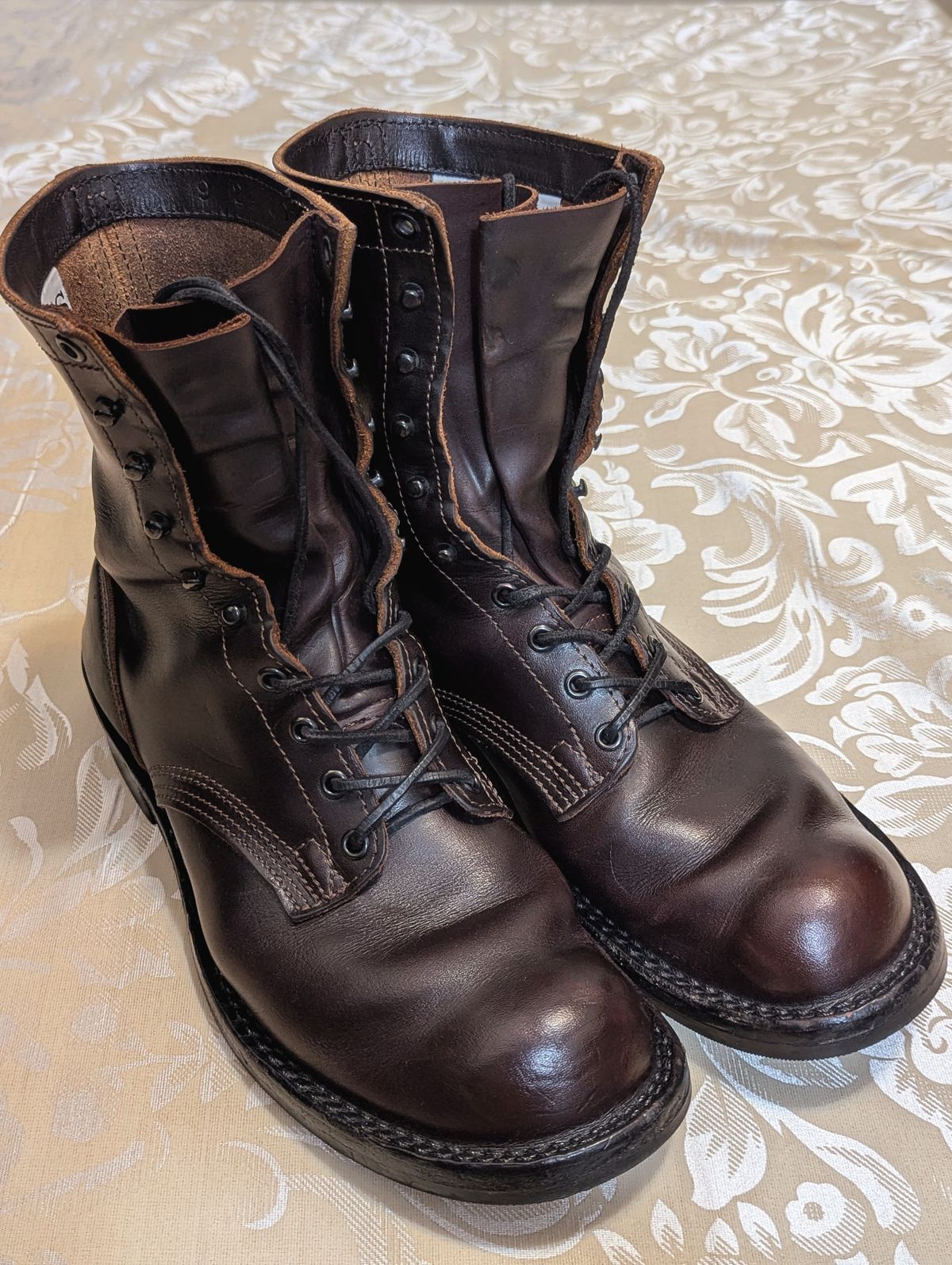 Photo by User1 on October 12, 2025 of the Nicks Custom Model in Wickett & Craig Walnut Double Stuffed.