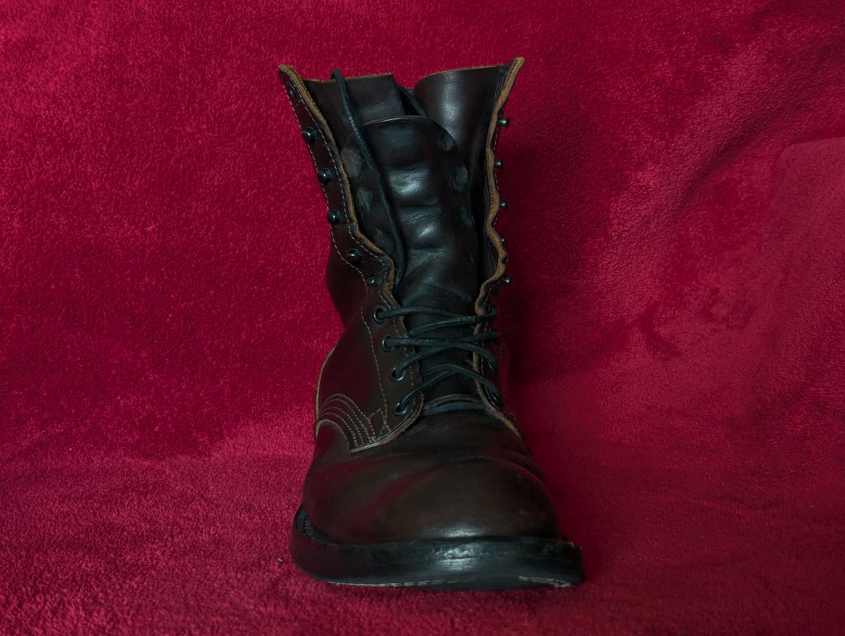 Photo by User1 on November 30, 2025 of the Nicks Custom Model in Wickett & Craig Walnut Double Stuffed.